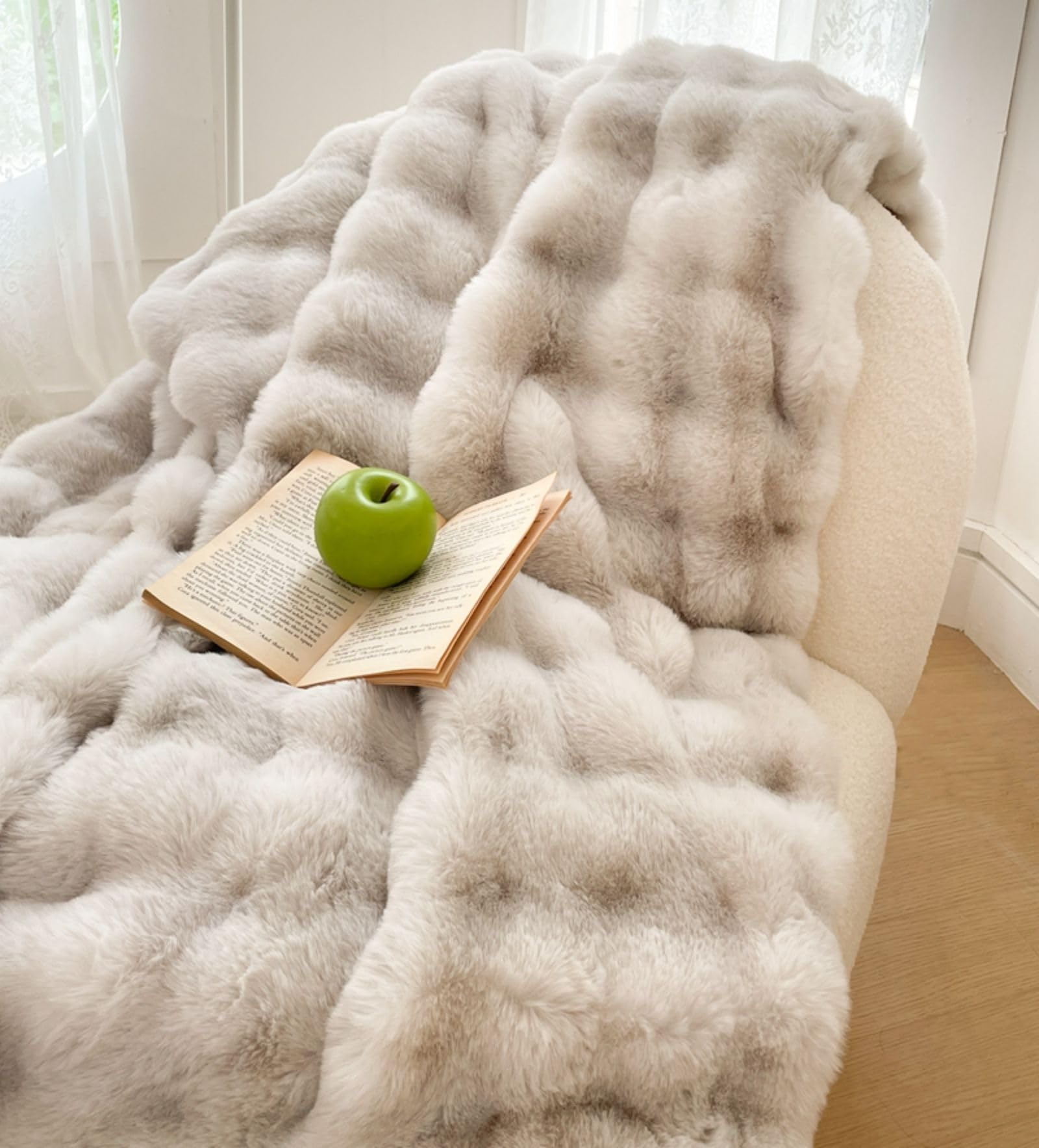 Tospass Kuscheldecke Flauschig Decke 180x200cm Beige Grau Kunstfell Microfaser Plüsch Wohndecke Dick Flanell Warme Sofadecke TV-Decke Weich Wende Überwurfdecke Für Bett Sofa Schlafzimmer Büro