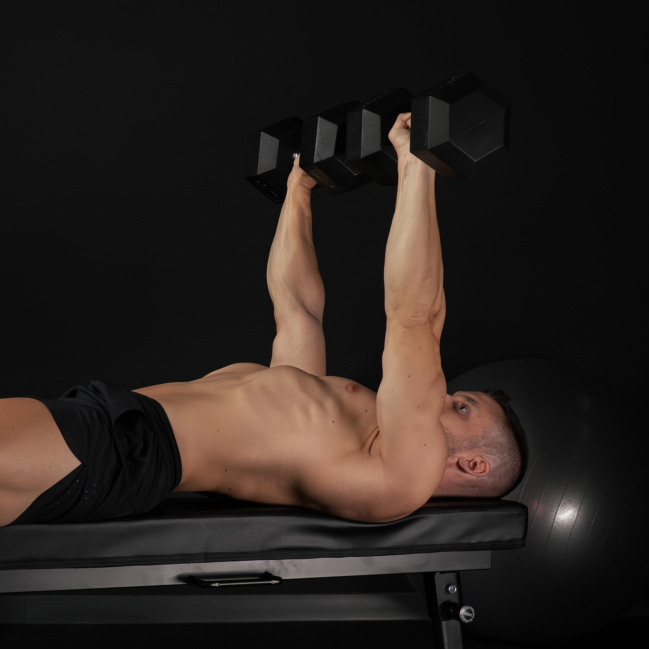 GORILLA SPORTS® Hexagon Kurzhanteln 2–50 kg, gummiert, mit oder ohne Ablage | Schwarze sechseckige Hanteln aus Gusseisen mit gerändeltem Chromgriff, rutschsicher und rollfest; Dumbbell, Krafttraining