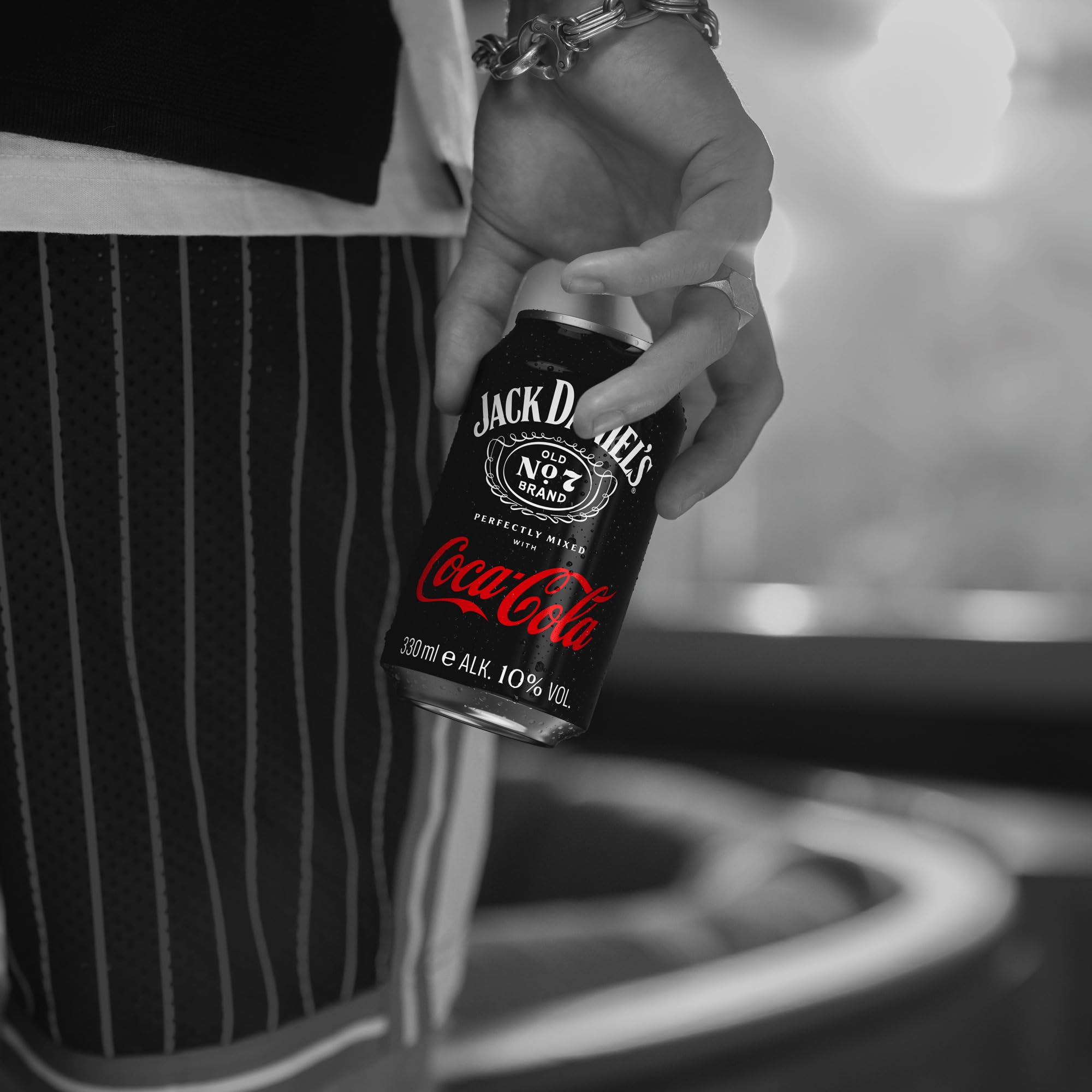 Jack Daniel's Tennessee Whiskey & Coca Cola - Der weltweite Barcall Nummer 1-24x0.33l / 10% Vol.