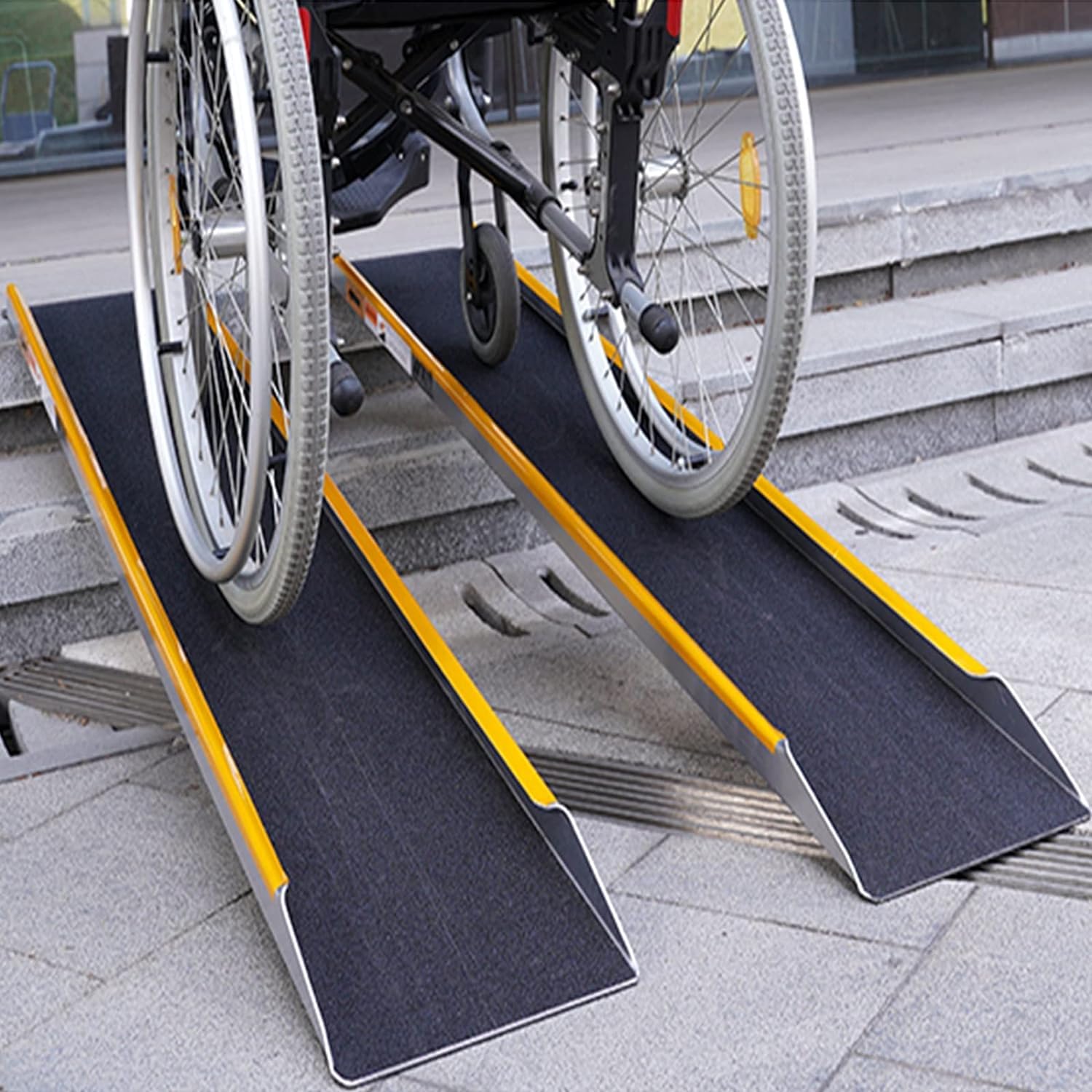 Schody rampowe Podjazd dla wózków inwalidzkich na stopnie (2 paczki), rampa aluminiowa do szopy, istniejące schody, krawężniki, drzwi i drzwi tarasowe(100cm/3.3 FT)