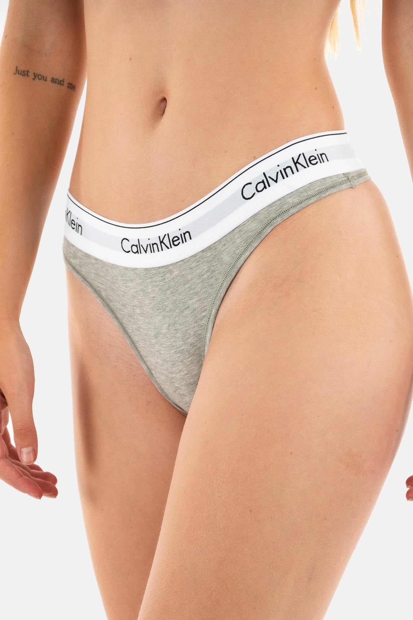Image secondaire de String Tanga Femme Calvin Klein en Gris Heather - Confort et Élégance