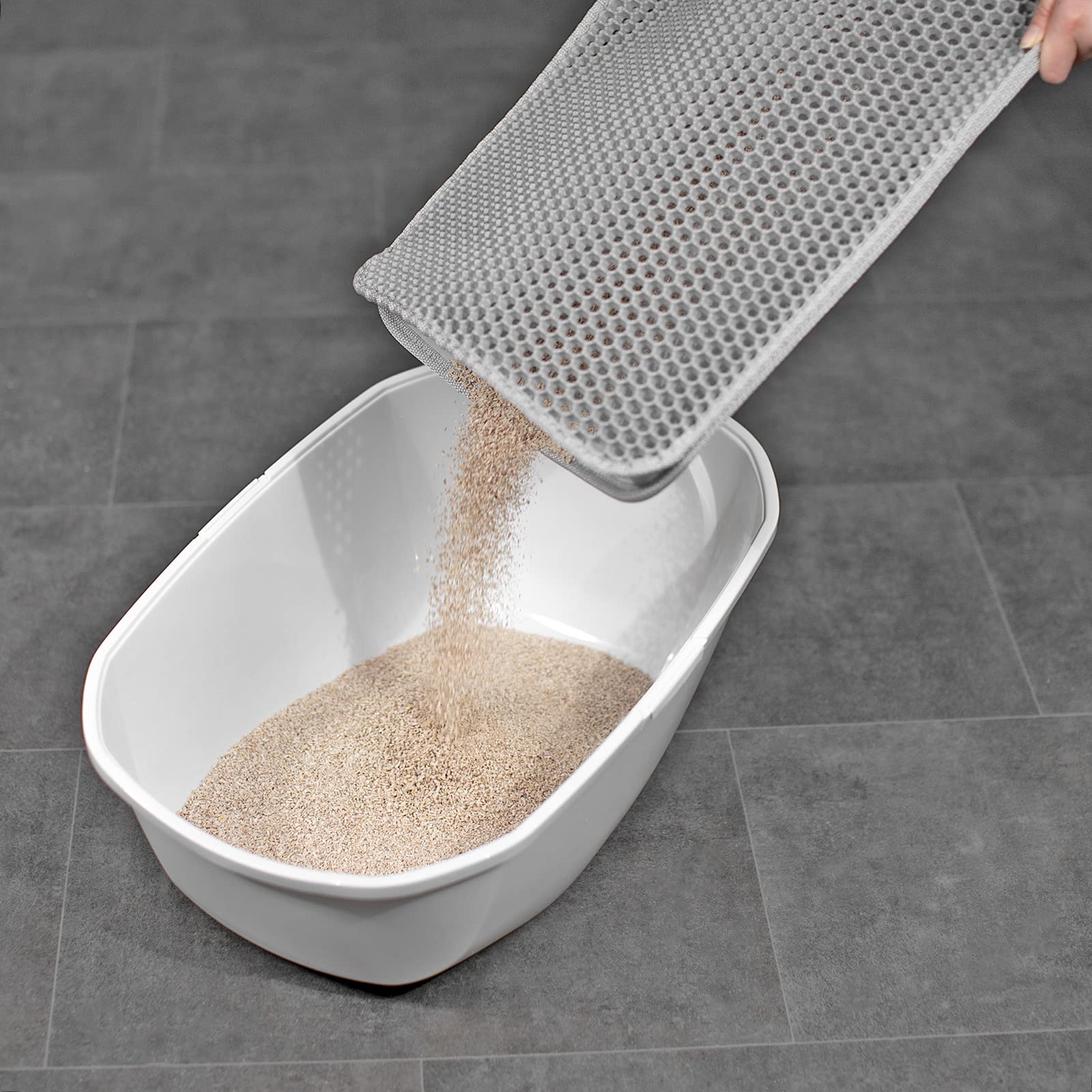 lionto Mata na żwirek dla kota 76x61x1,3 cm, z powłoką antypoślizgową, wodoodporna i łatwa do czyszczenia, skutecznie zbiera żwirek w strukturze plastra miodu, kolor szary