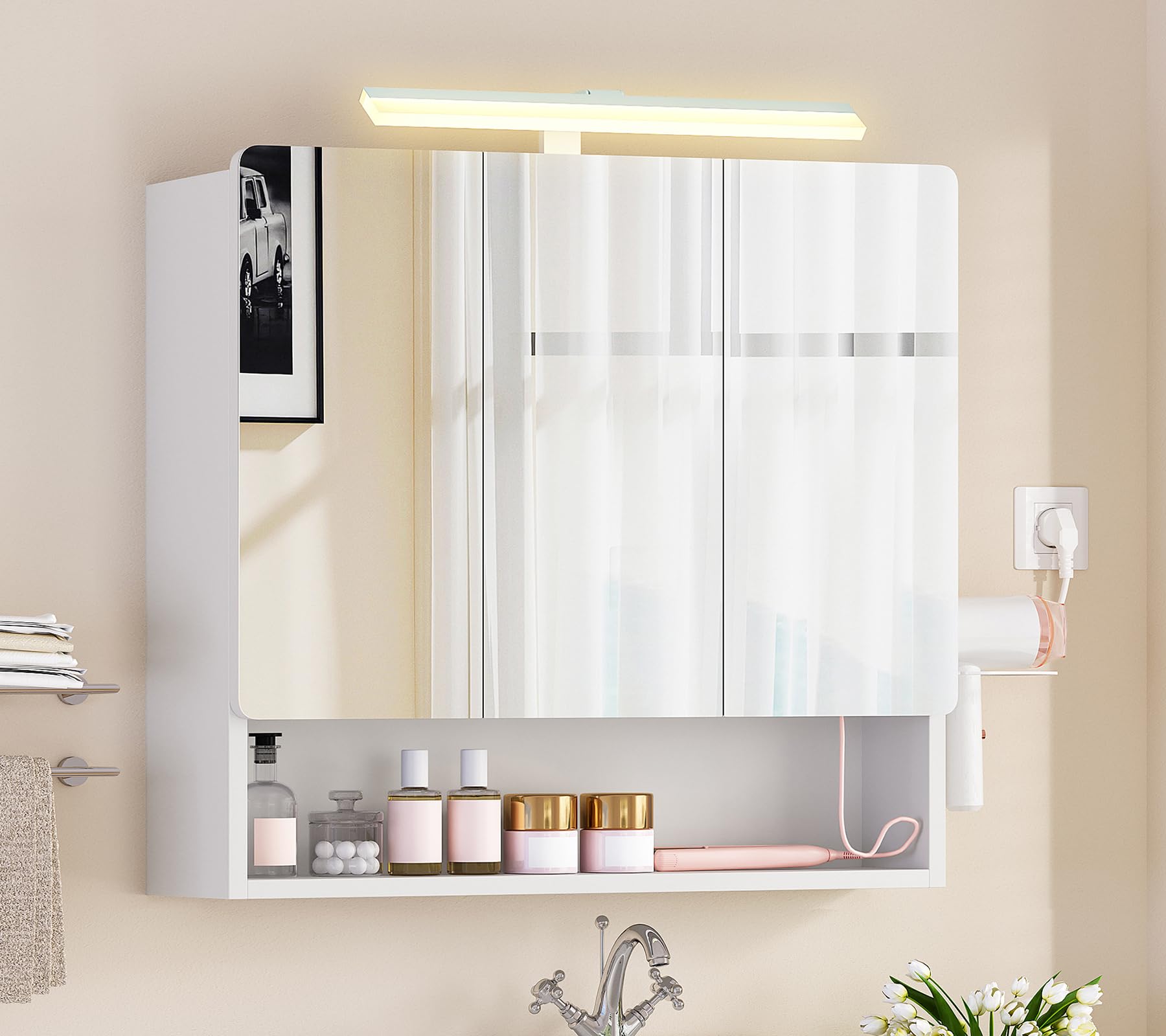 SLINEMO Spiegelschrank Bad mit Beleuchtung, Spiegelschrank mit Klappspiegel, Steckdosen, 3 Farbtemperaturen, Föhnhalter und Verstellbaren Böden – 70×15×65 cm, Weiß