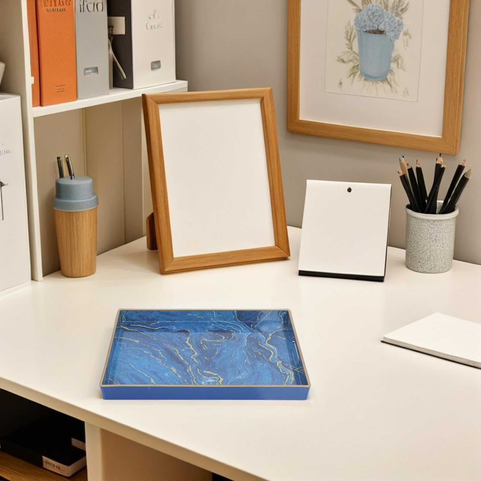 Garneck Bandeja Rectangular Decorativa de Plástico con Efecto Mármol Azul, Bandeja Organizadora para Baño y Centro de Mesa, Adecuado para Servir Desayuno y Exhibición, Diseño Resistente