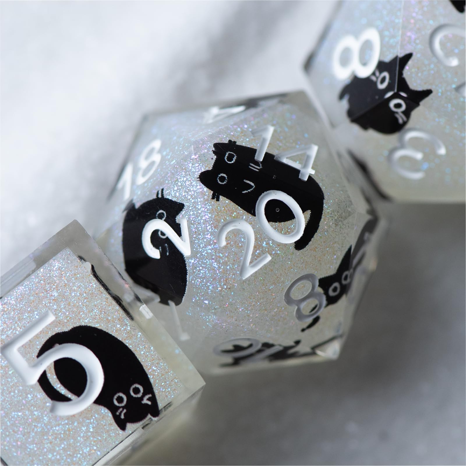 Set di dadi DND in resina, 7 pezzi, con scatola di ferro, per giochi di ruolo DND COC, giochi di ruolo e giochi da tavolo, idea regalo (nucleo scintillante)