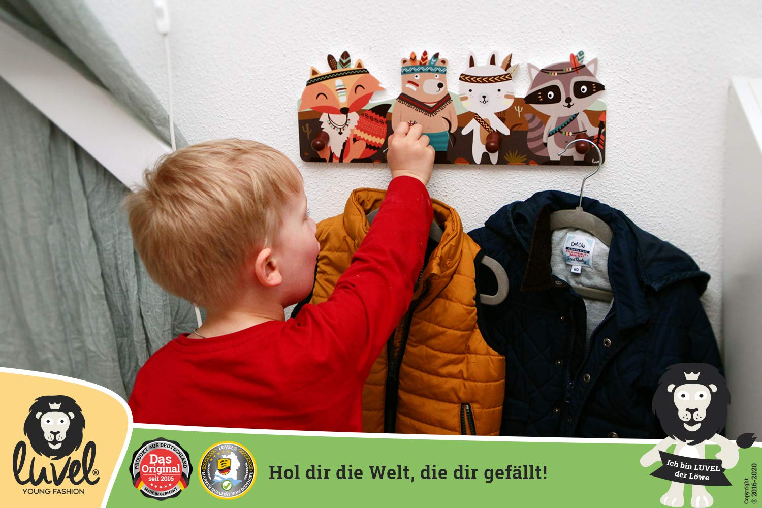 Colorido perchero de pared infantil con 4 ganchos, ideal para colgar la ropa de los niños en una habitación infantil y con unas medidas aproximadas de 40 x 15 x 1 cm Cisn.
