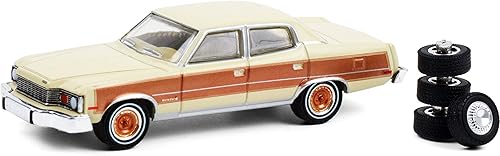 Miniatura 2 de 1978 AMC Matador Barcelona Sand Tan y Golden Ginger con neumáticos de repuesto The Hobby Shop Series 10 164 Modelo de automóvil fundido a presión