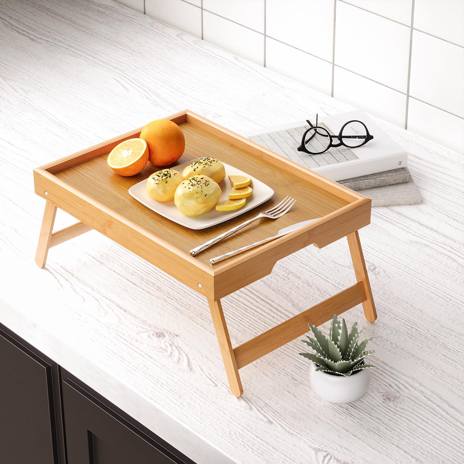 Fibogollo Lot de 2 plateaux de lit en bambou avec pieds pliants, plateaux de petit-déjeuner, plateau de service pour nourriture et collation, plateaux pour ordinateur portable pour le travail (naturel