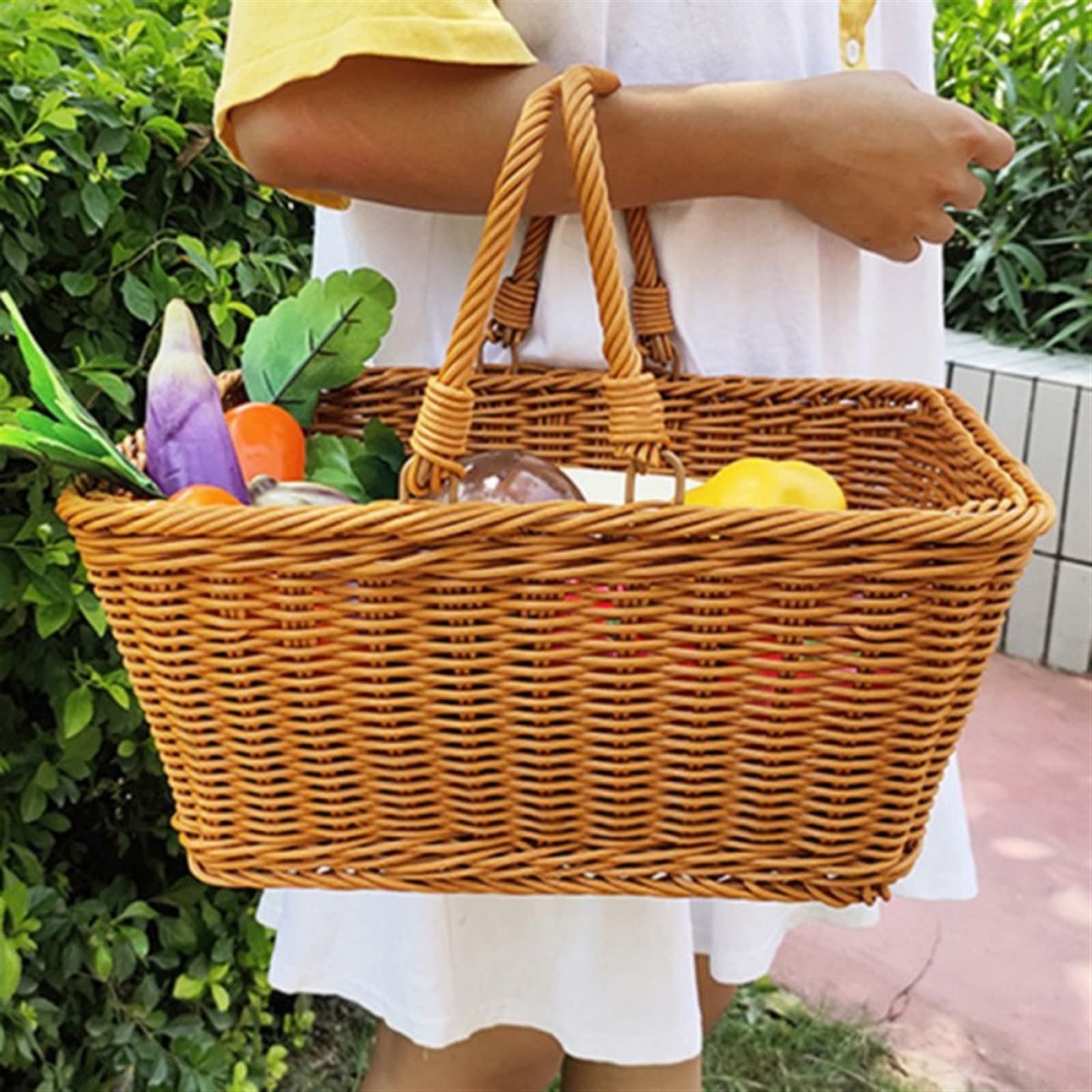 Petit Panier de Pique-Nique Fait à la Main en Imitation rotin avec poignée pour Pique-Nique de Camping， Panier de Rangement en Osier tressé， Porte-Fruits，