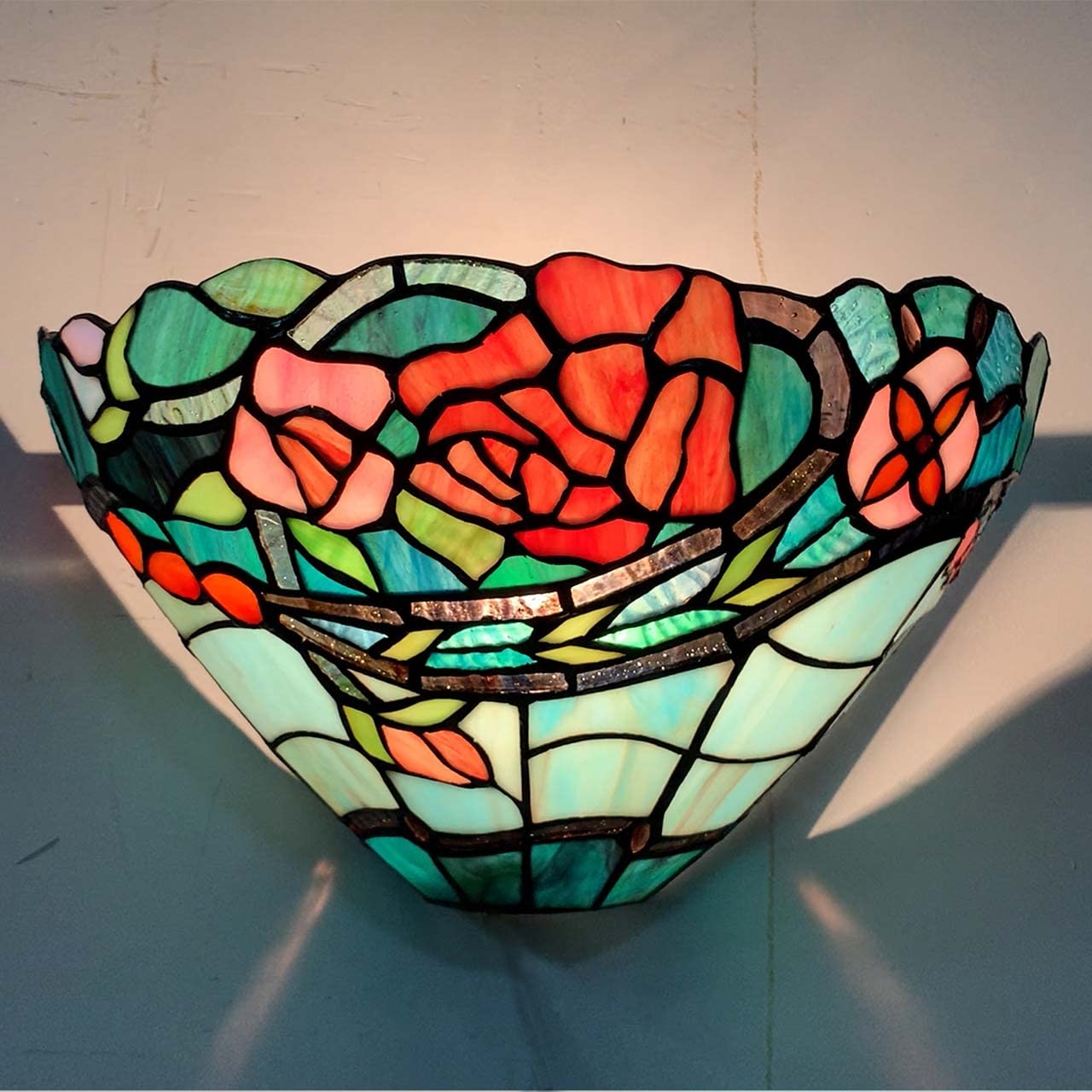Bieye L30735 Lámpara de apliques de pared con vitral estilo Tiffany con flor de rosa, 12 pulgadas de ancho