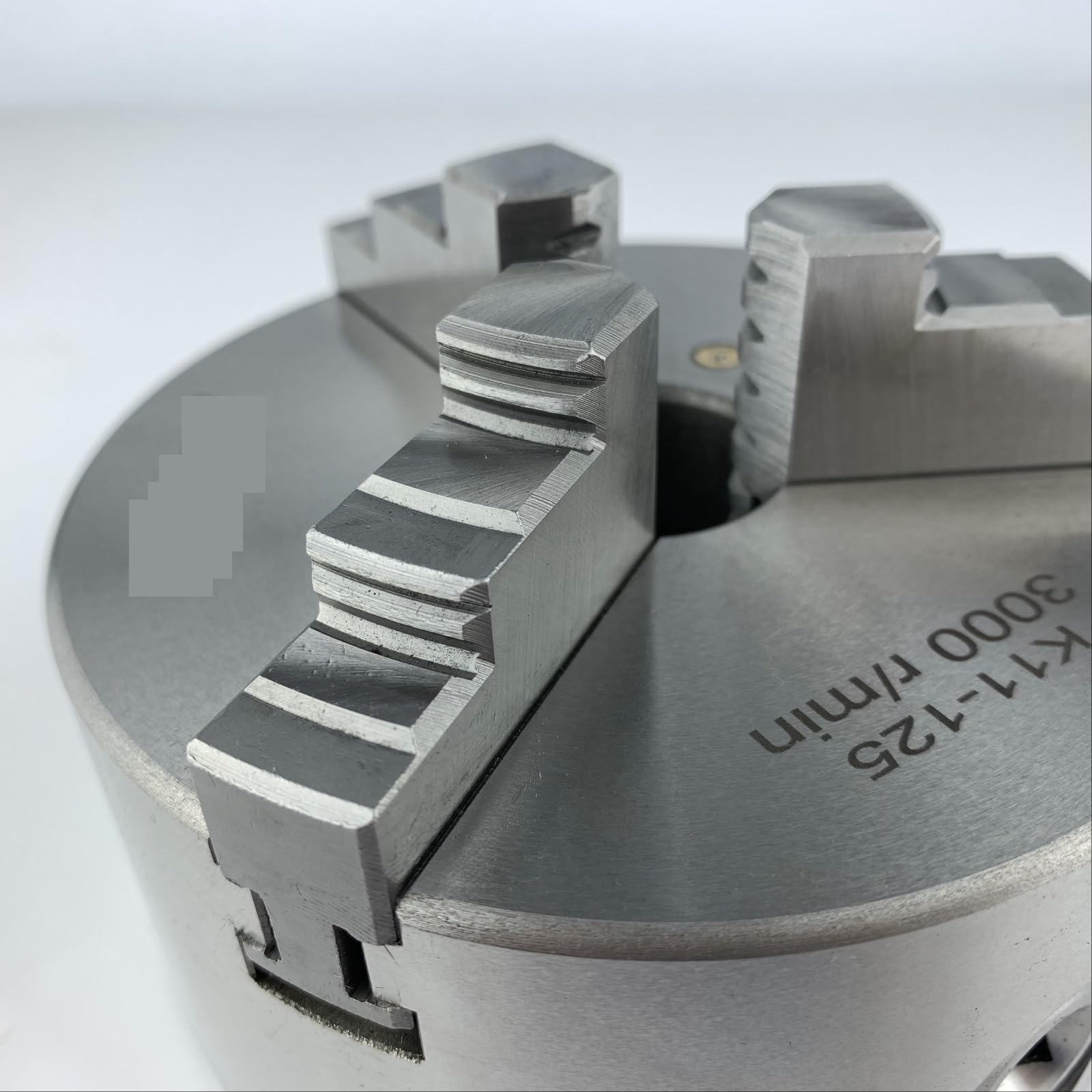 Uchwyt tokarski 125MM 3 szczękowy uchwyt samocentrujący mocowanie przednie 3 otwory marka Mini metalowy uchwyt tokarski K11-125 Wsparcie działań o wysokiej precyzji