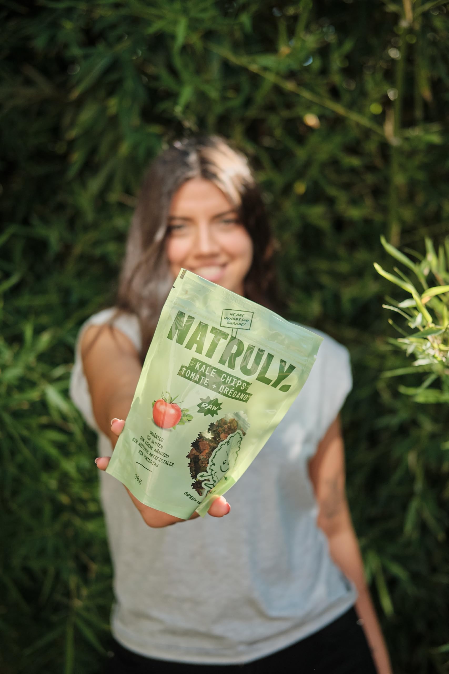 Natruly Kale Chips Sabor Italiano - Snack Saludable Orgánico Cruijiente con Semillas, Sin Gluten -Pack 8x30g