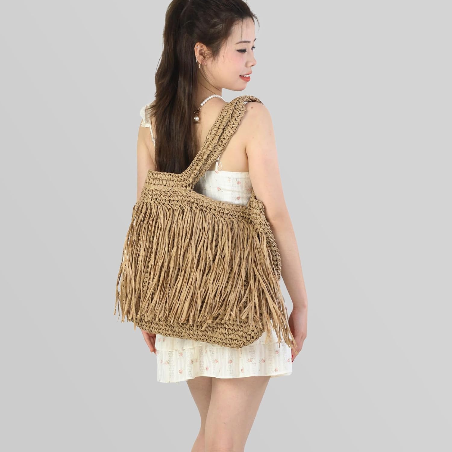 Large Capacity Fringe Straw Beach Tote Bag for Women vacation Summe，Lightweight HandWoven Shoulder Bag