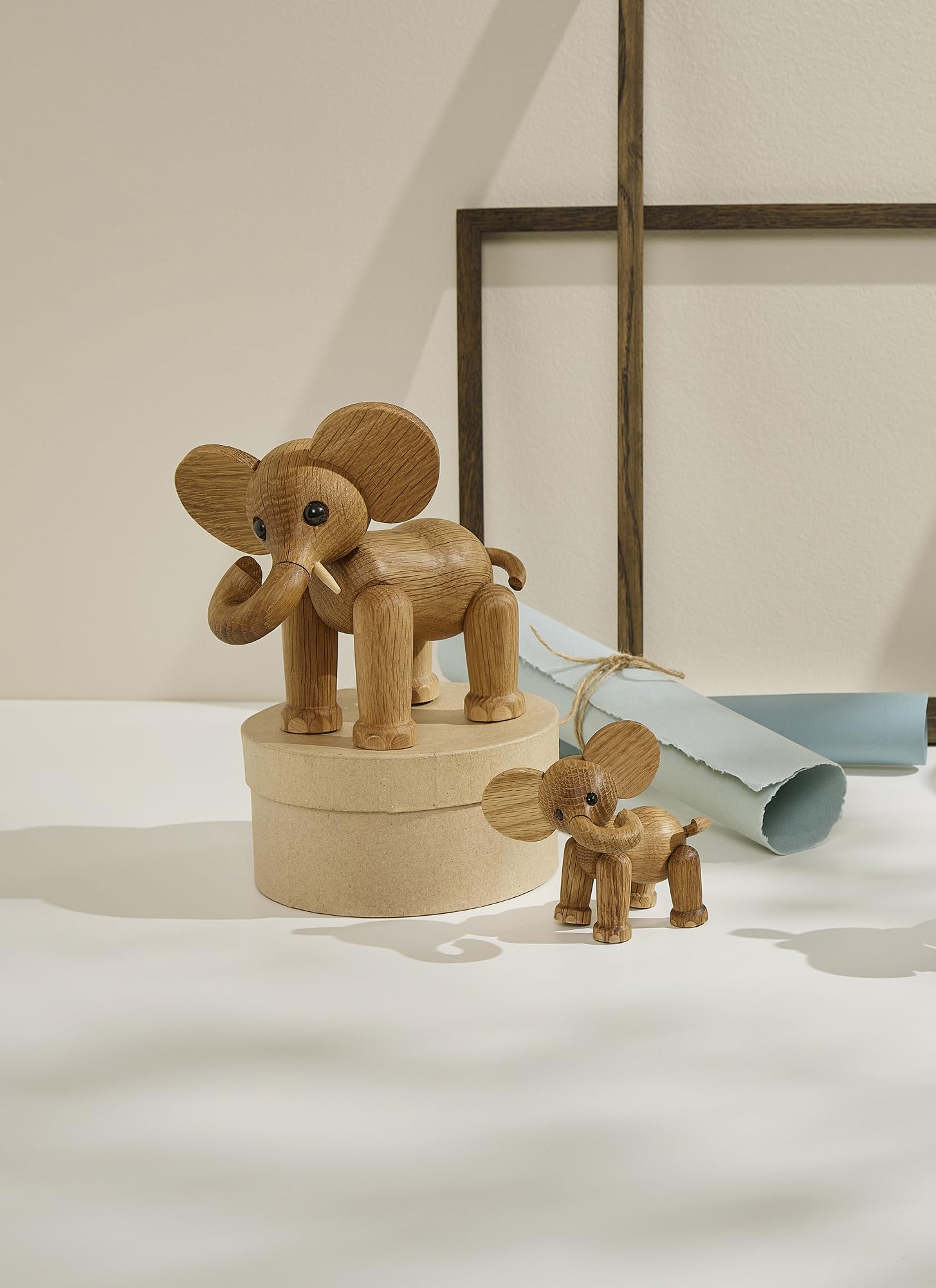 Spring Copenhagen Ella - Elegante Holzfigur | Holzfigur | 13 x 8 x 9 cm | Heimdekoration | Wohnzimmer & Kinderzimmer | Eichenholz (FSC) | Designer Kollektion | Design von Chresten Sommer