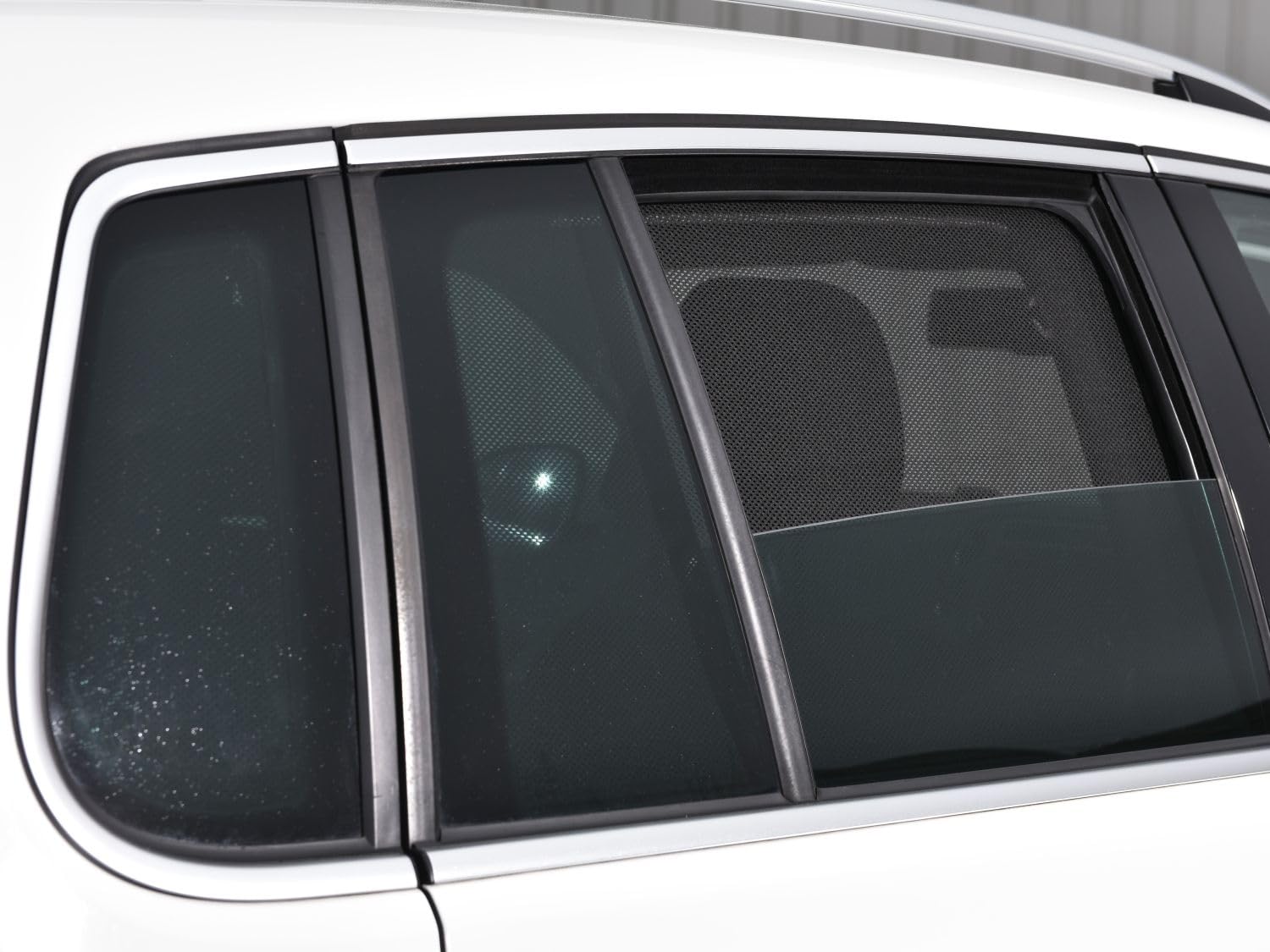 Fahrzeugspezifische Sonnenschutz Blenden passend für VW Tiguan ab 4/2016-1/2024 (außer Allspace) Komplett-Set AZ17002931