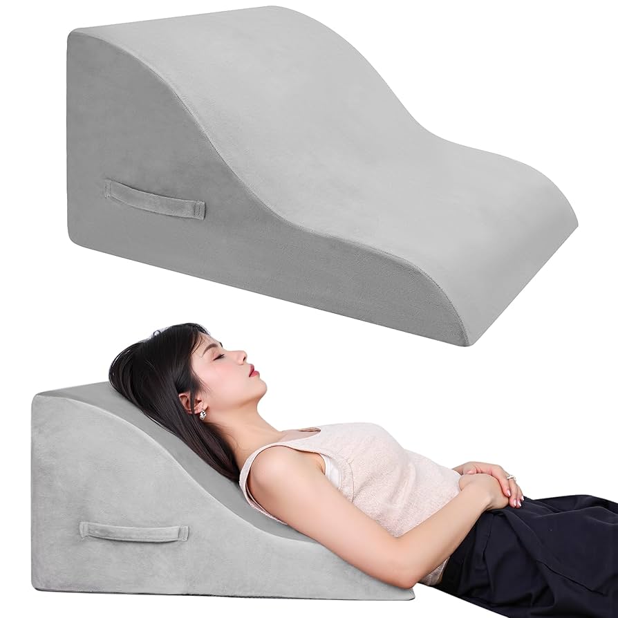 Amazon｜Azamia 三角クッション 腰枕 三角枕 背もたれ