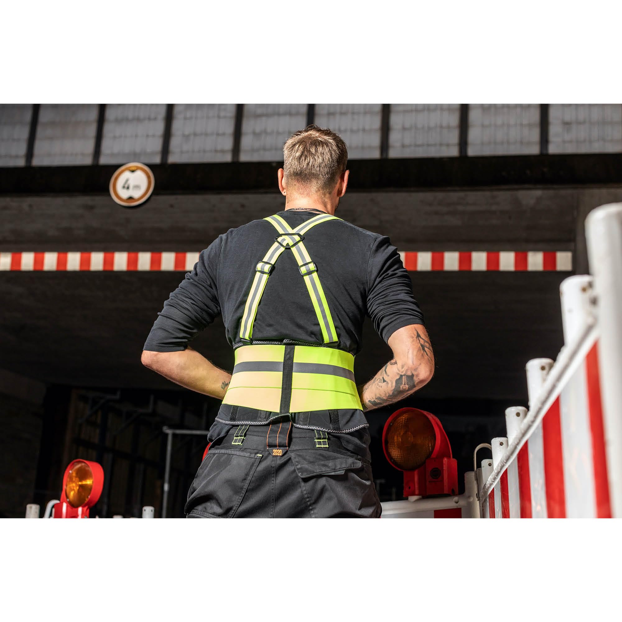 Kneetek Rückenstützgurt HiVis M (68–96 cm) | reflektierender Stützgurt für hohe Sichtbarkeit | Rückenstütze zur Erleichterung der Arbeiten und Unterstützung des Rückens