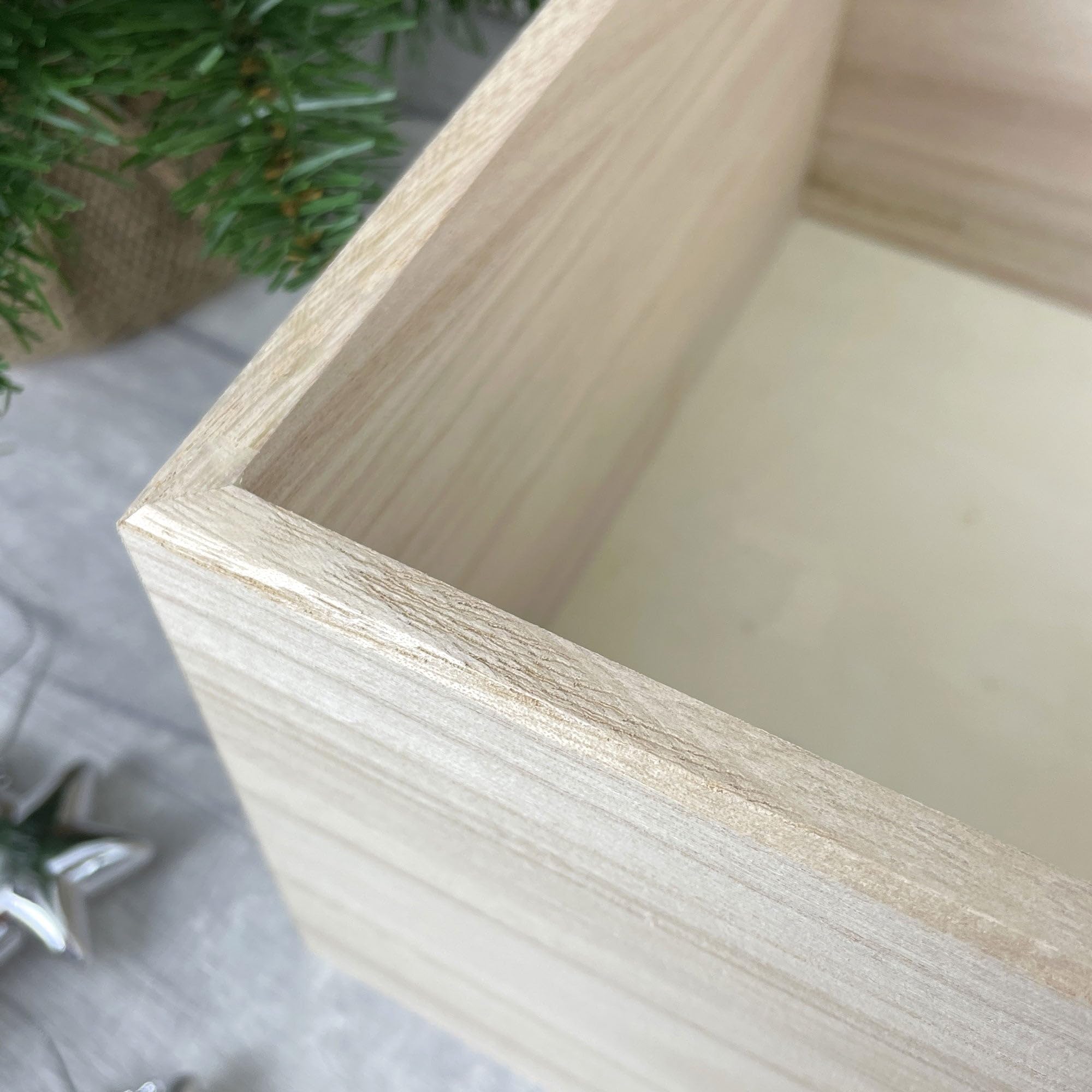 Caja de madera de pino personalizada con bisagras de metal y cierre, 16 x 11 x 9 cm (ancho x profundidad x alto)