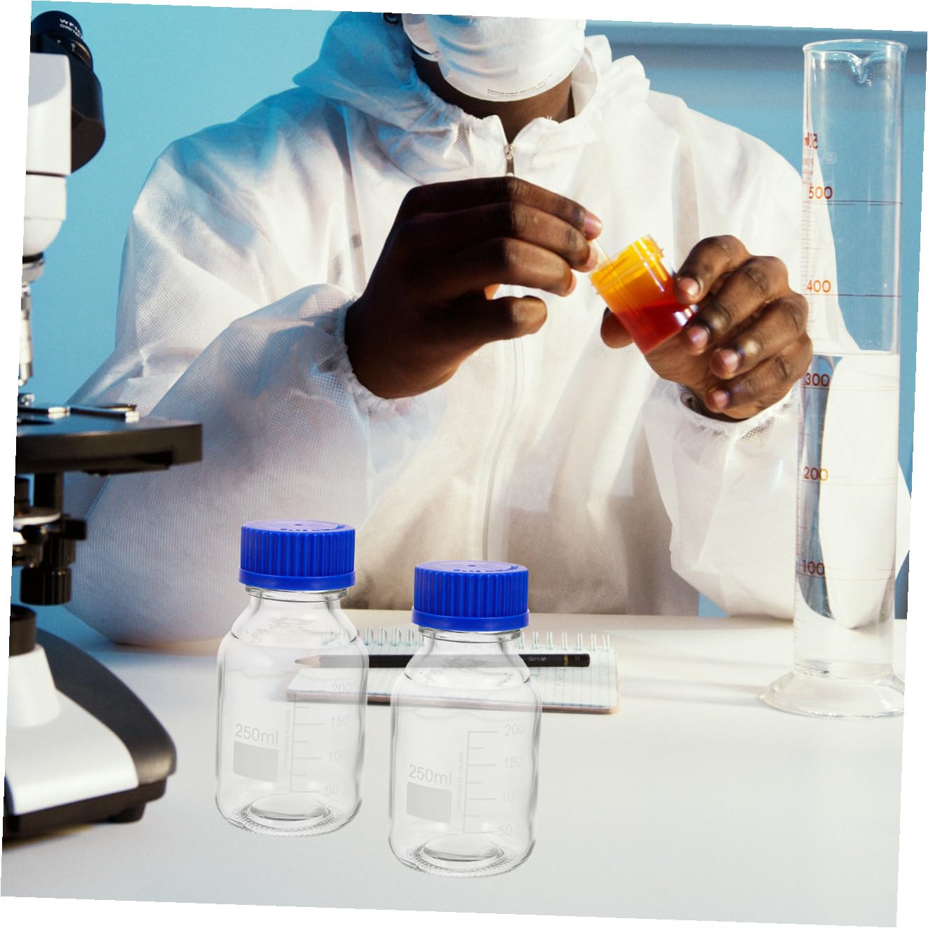 Set con Tappo a Vite Resistenti All’usura e Riutilizzabili da 4 Bottiglie Reagenti Graduati in Vetro Blu da 250ml per Laboratori Chimici