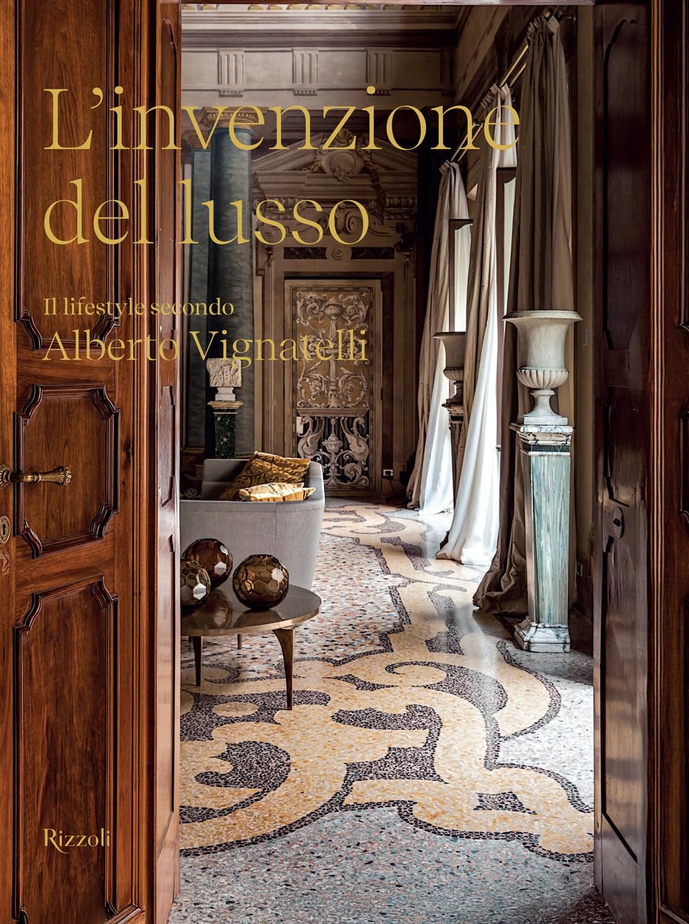 L'invenzione del lusso : sublimez votre table basse avec le lifestyle d'Alberto Vignatelli