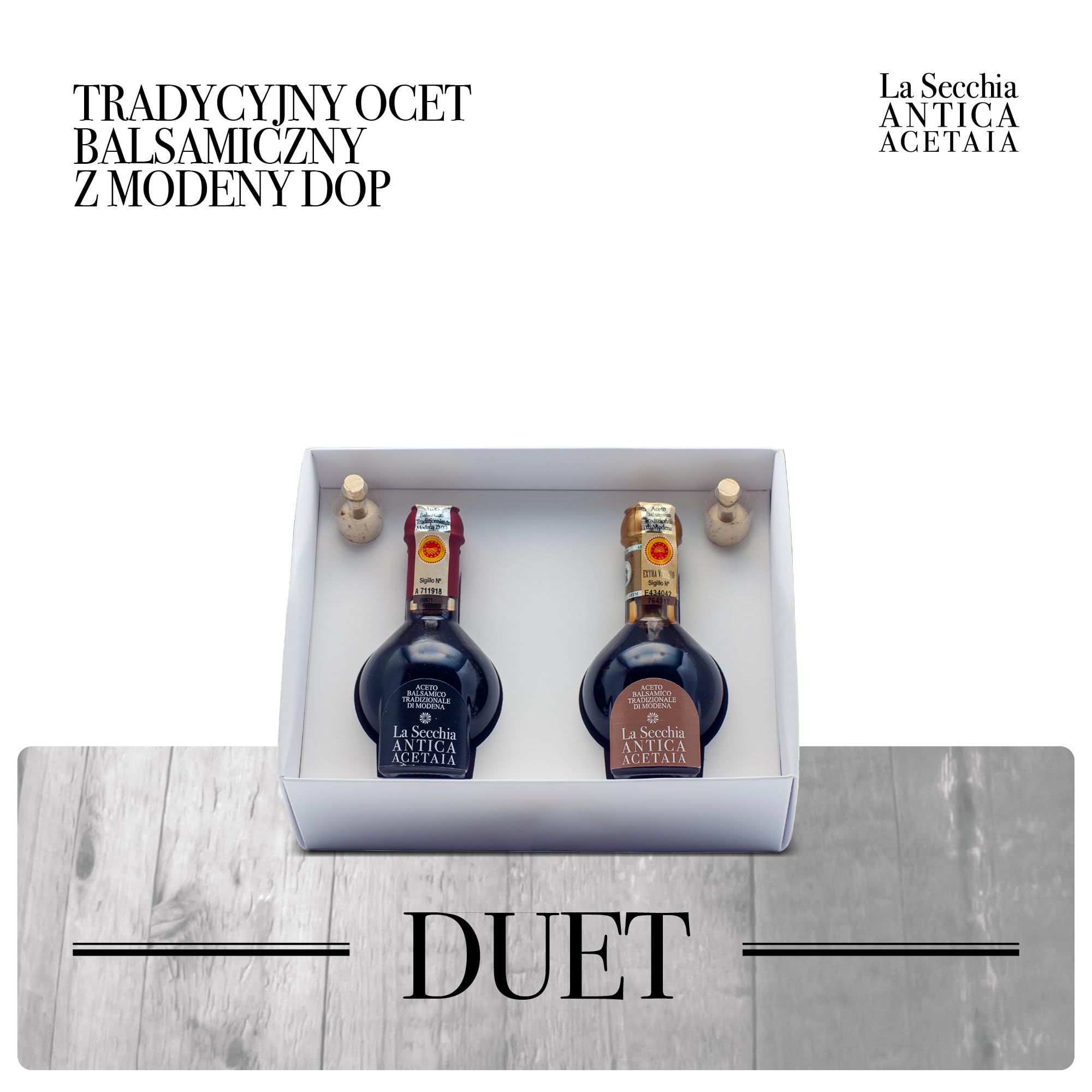 La Secchia - „Duet” tradycyjnego octu balsamicznego z Modeny D.O.P. z wiekiem 12 i 25 lat. Dwie butelki o pojemności 100 ml z wieczkiem dozującym z dmuchanego szkła.