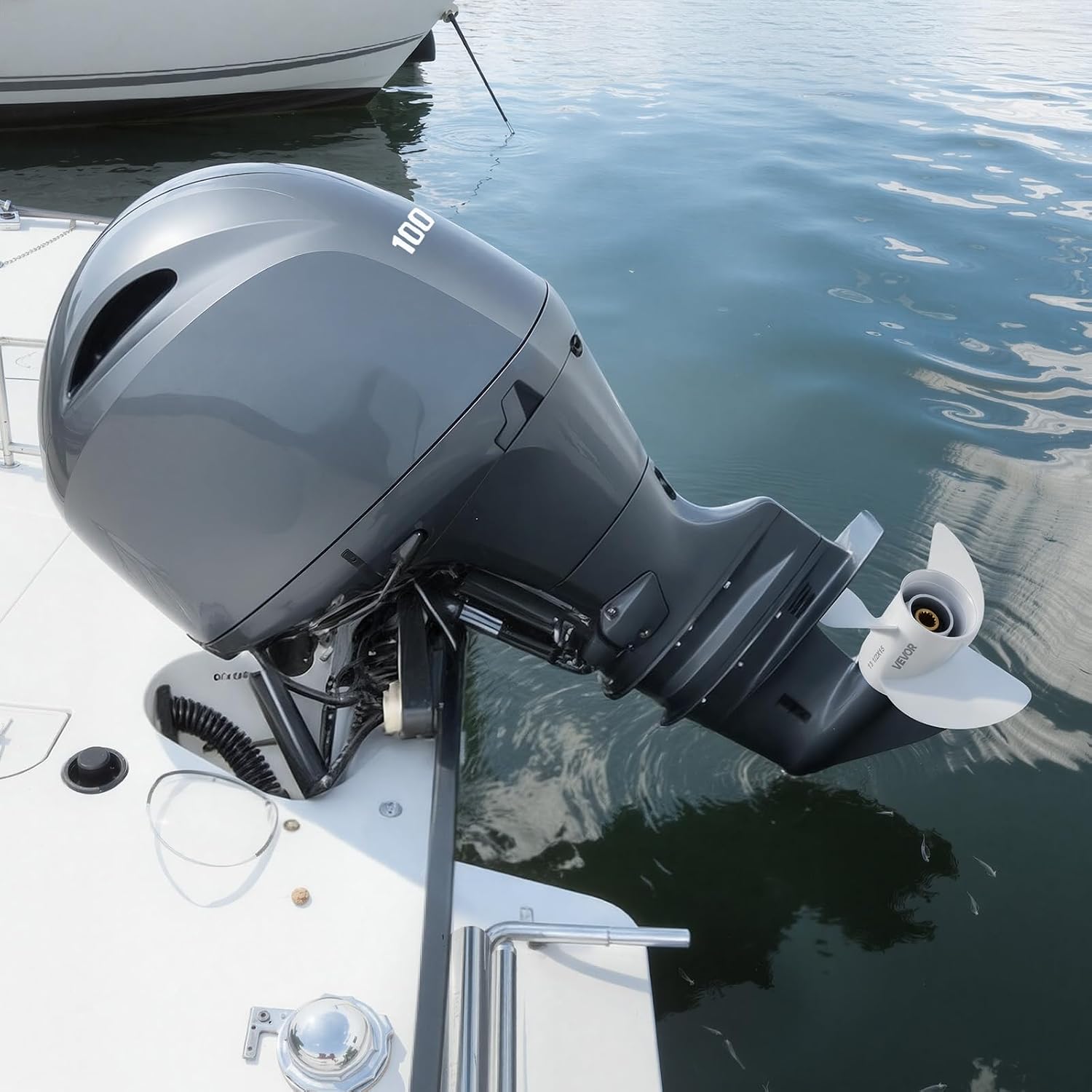 VEVOR Outboard Propeller, Upgrade OEM 15 Spline Tooth Aluminum Outboard Boat Propeller Fit Yamaha Engines 50-130 HP, 4-1/4" Gearcase, 3-Blade, RH (Right Hand Rotation)