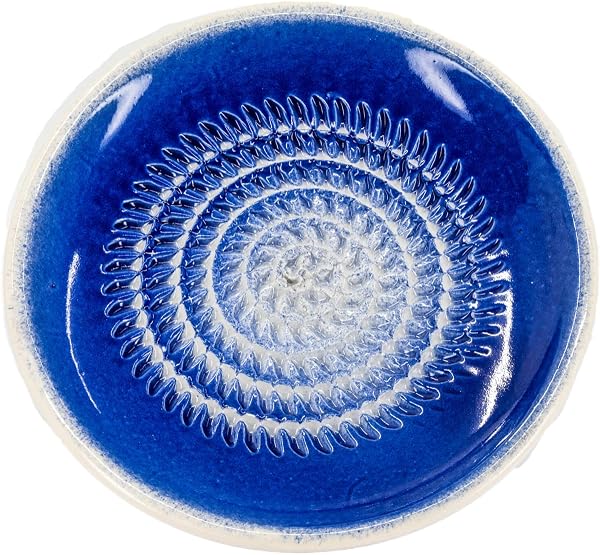 Kaladia Piatto da grattugiare in ceramica, per zenzero, parmigiano, ecc., in nero con rosa di colore rosa, diametro: 12 cm, realizzato a mano e dipinto a mano, prodotto in Spagna - 5