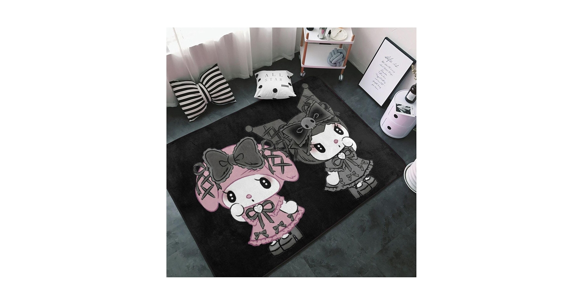 クロミマイメロディ　センターラグカーペット　180cm×230cm 3畳2点 Amazon｜クロミ ちゃん マイメロディ カーペット 絨毯