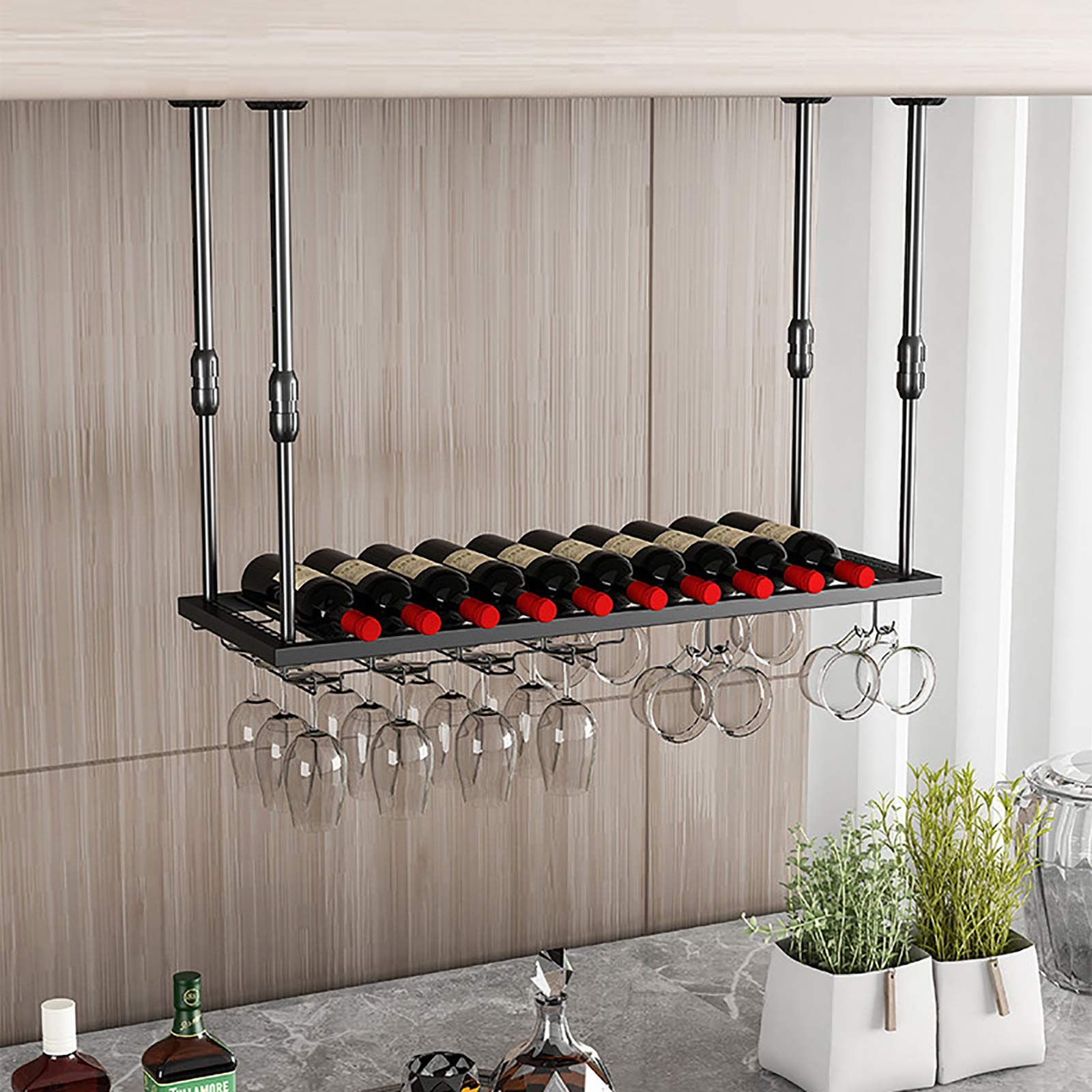 Casier à vin suspendu en métal pour créer un espace bar lounge à la maison