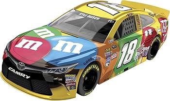 Lionel Racing Kyle Busch 18 M & M's 2016 Toyota Camry NASCAR