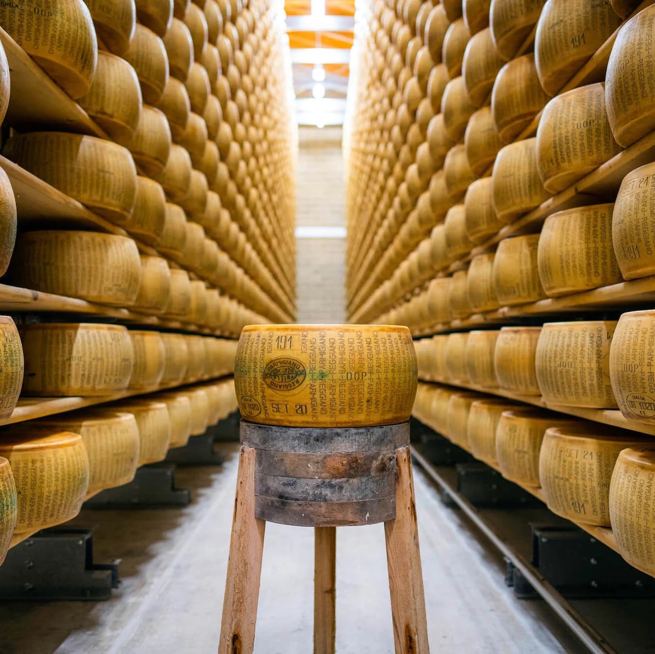 EMILIA FOOD LOVE Parmigiano Reggiano DOP whole and half cheese wheels - The Only Parmesan - Selected with love in Italy (1/2 Cheese Wheel (Disk), 18 Months)