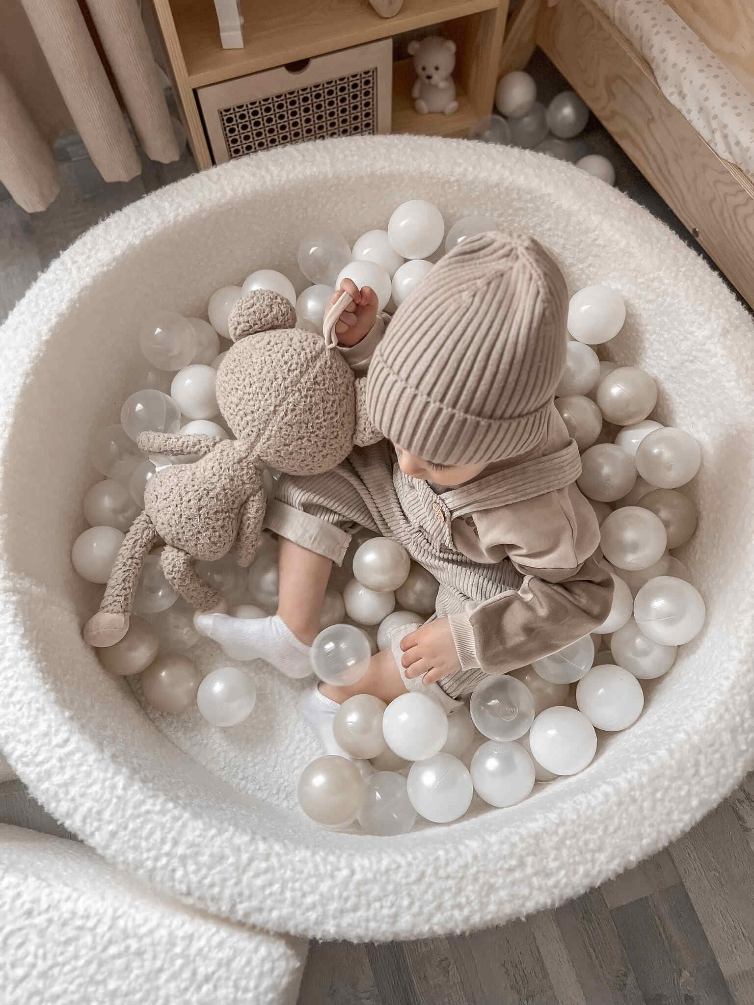 Mimii Bällebad 110x40cm Schaumstoff - Bouclé Rund Bällepool für Kinder Baby - Ballgruben für Mädchen und Jungen - Weiches und Sicheres Spielzeug – Weiß, Ohne Bäll