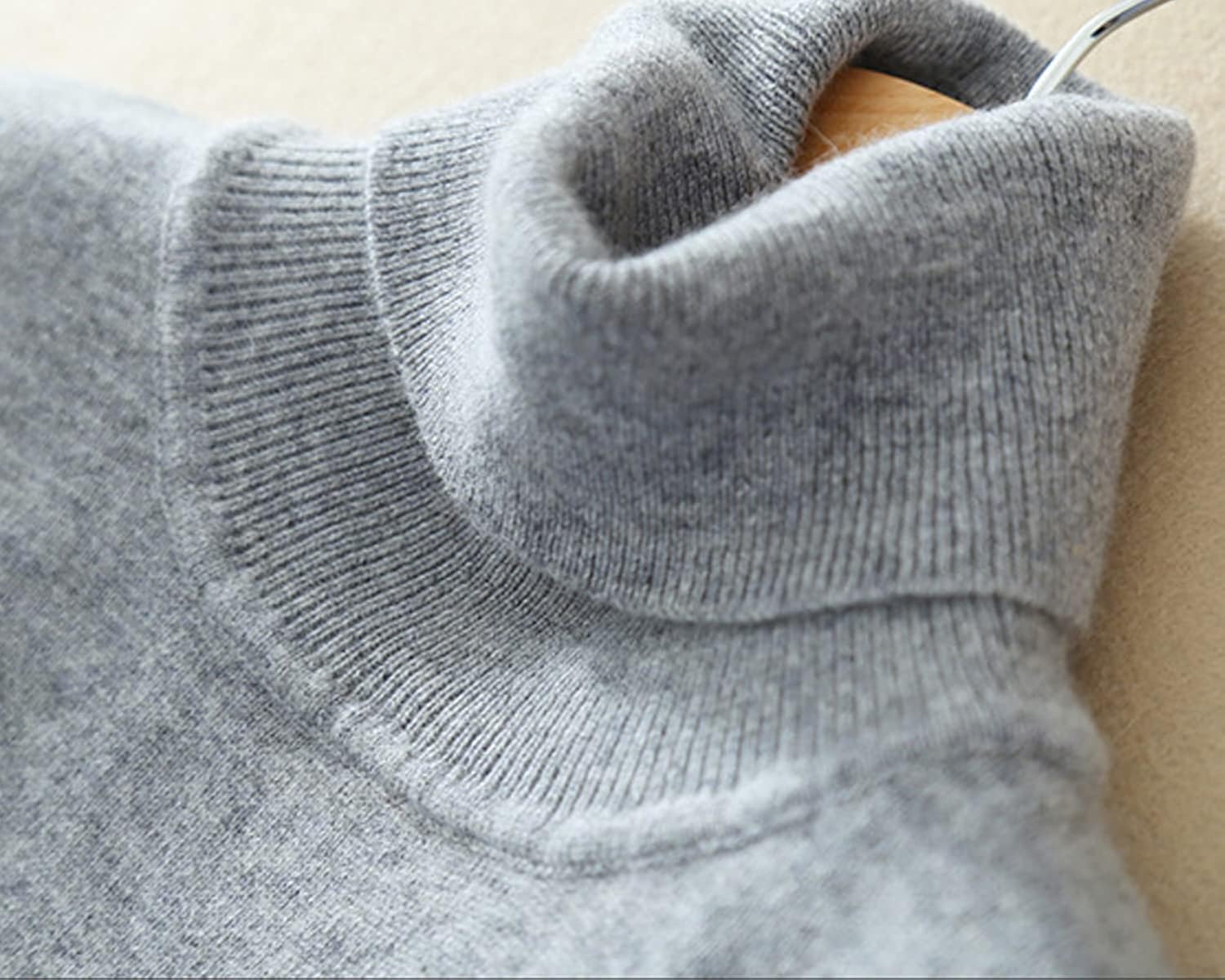 LATUD Womens' Turtleneck Knit Sweater