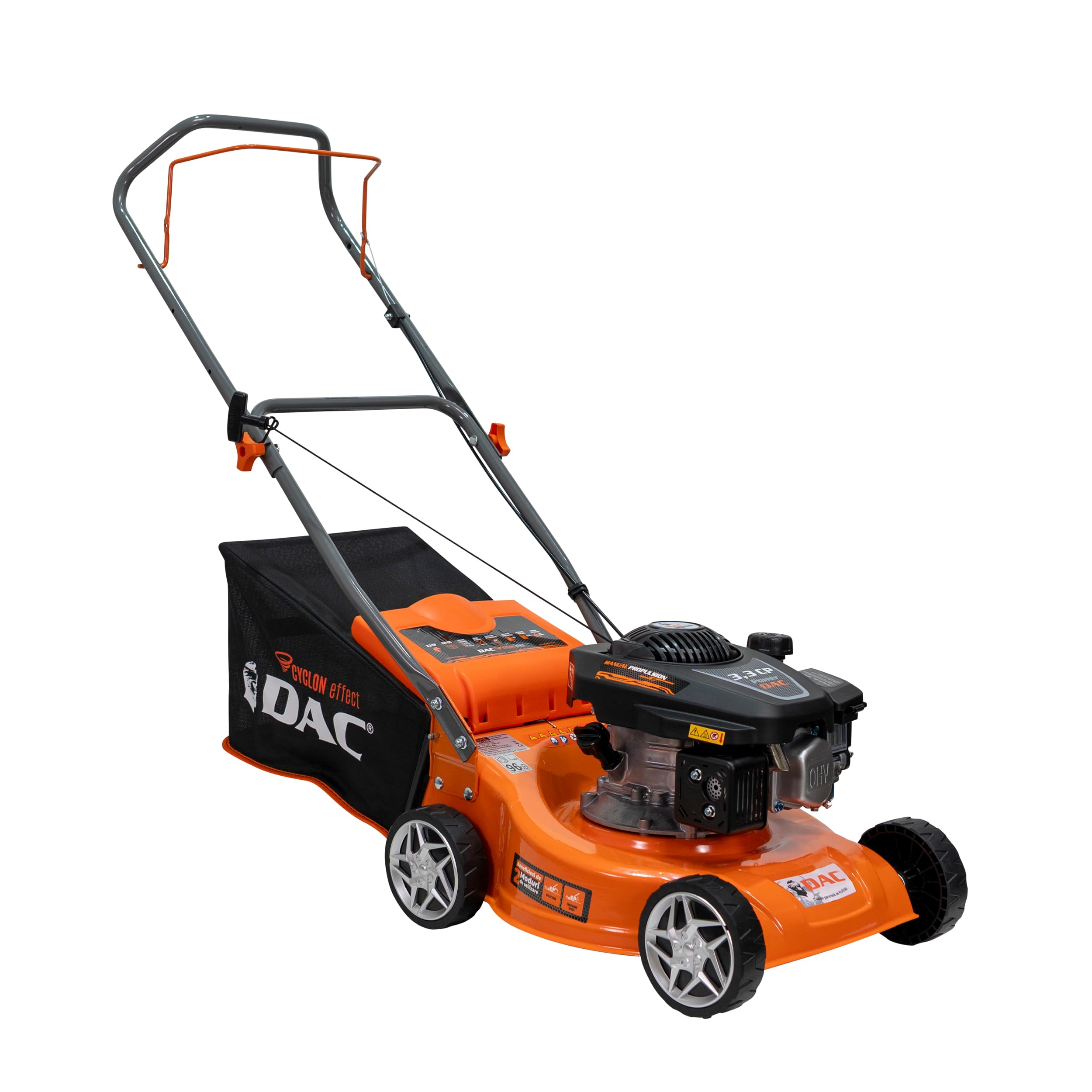 Tondeuse à gazon thermique RURIS 131 CC pour tondre sans effort et sans câble