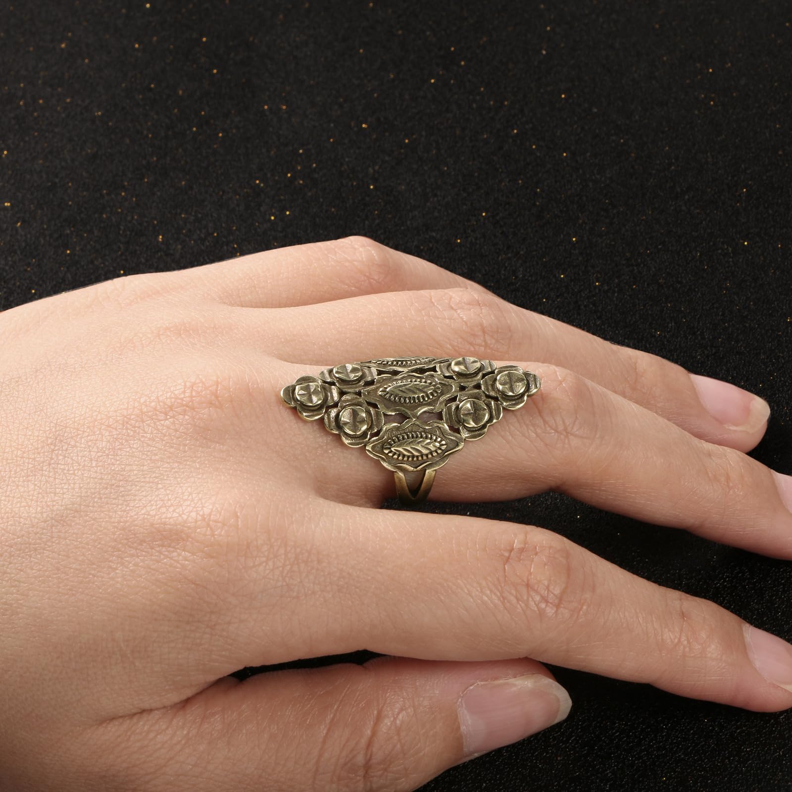 NBKLSWSUI Handmade Bronze Ring Sculpture Figurine Sculture For Living Room Home Office Desk Bedroom Unique New Homeowners Feng Shui Sculptural