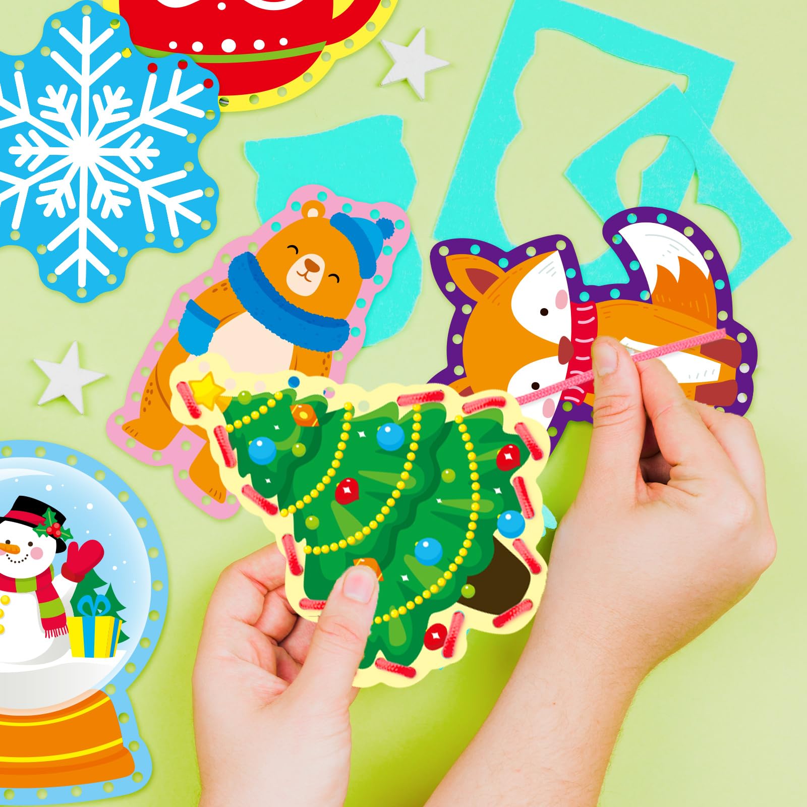 Omlisca Tarjetas de cordones de animales de invierno, 12 paquetes de kits de costura de doble cara, tarjetas de costura de Navidad, actividades educativas y de aprendizaje, habilidades motoras finas