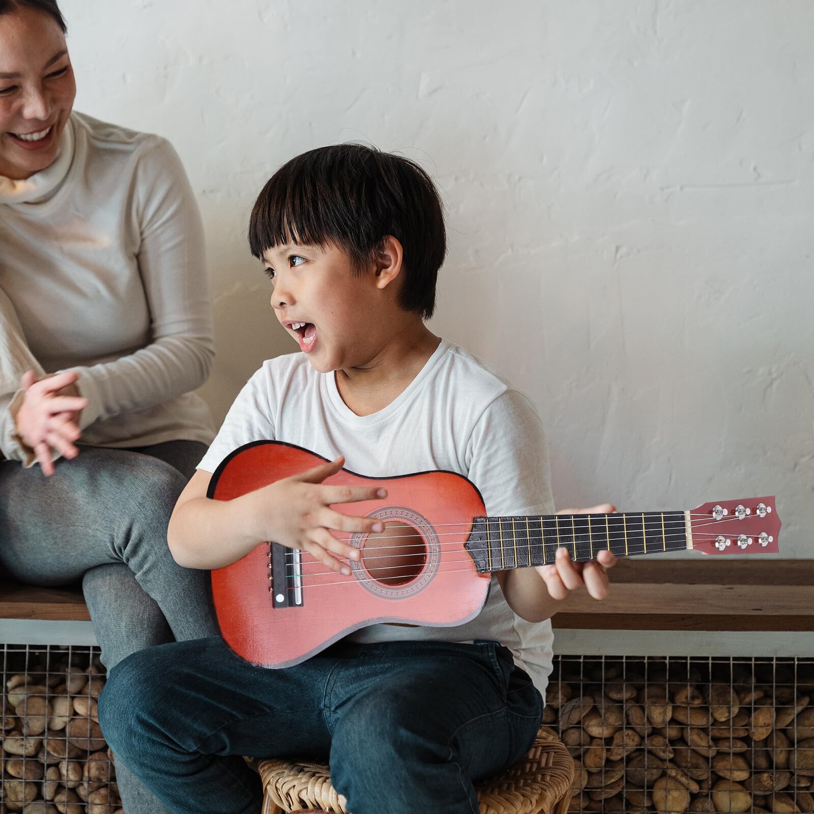 Calowa Akustyczna Gitara dla Początkujących Chłopiec Dziewczynka Drewniany Instrument Muzyczny Mini Gitara o Wygodnym Uchwycie Naturalne Brzmienie Bezpieczne Ekologiczne