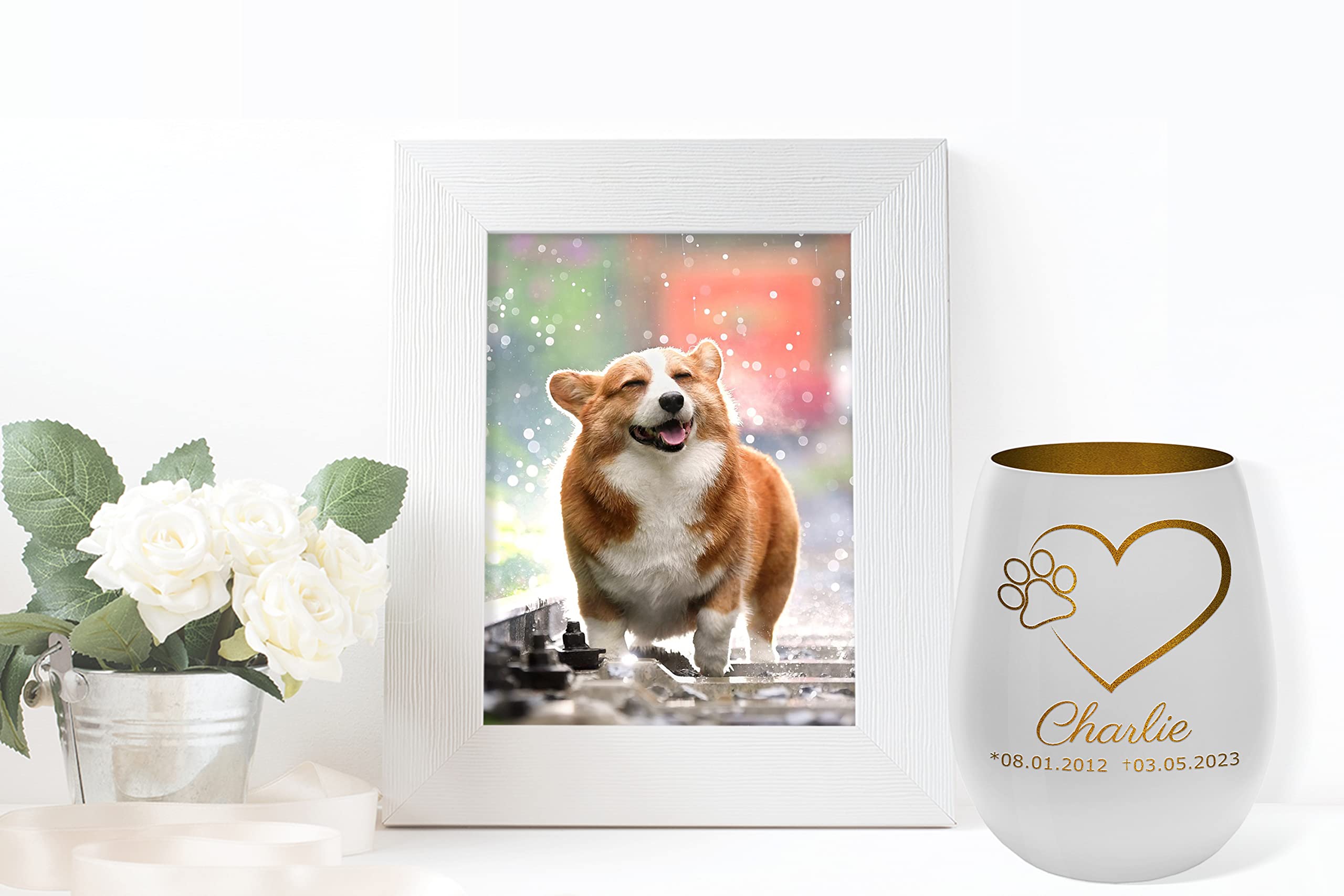 Trauerlicht Haustier mit Herzmotiv - Außen Weiß/Innen Gold - personalisierbar mit Name und Datum - Höhe 12 cm - Gedenklicht Windlicht Teelichthalter Hund Katze