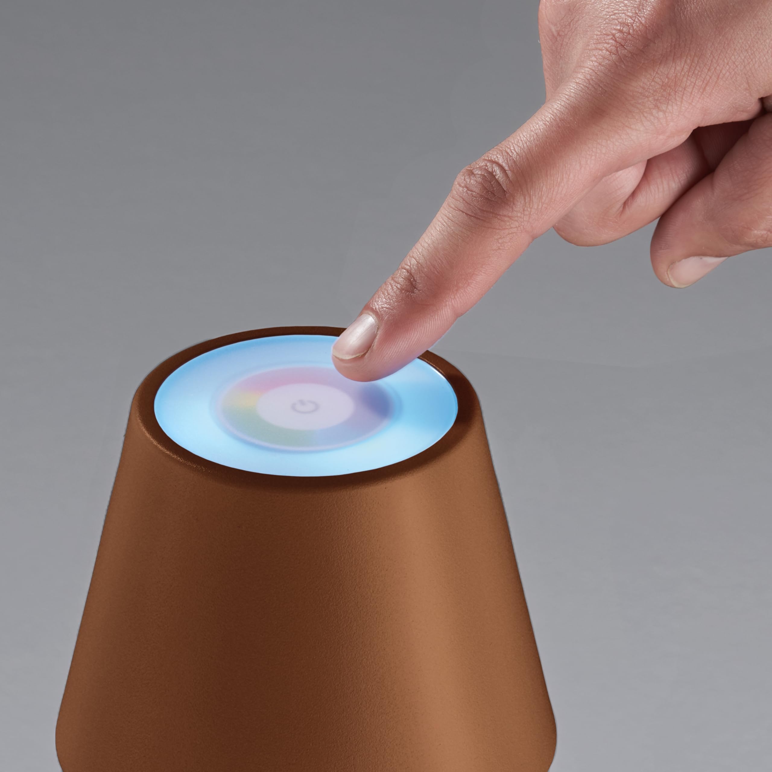 Outdoor Akku Tischlampe COSENZA Rostfarben ohne Kabel mit USB Anschluss & Ladestation