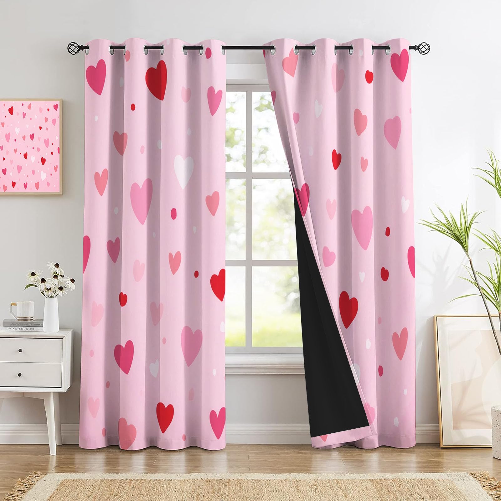 Rideau occultant motif de coeur pour créer une ambiance douce dans le salon et la maison