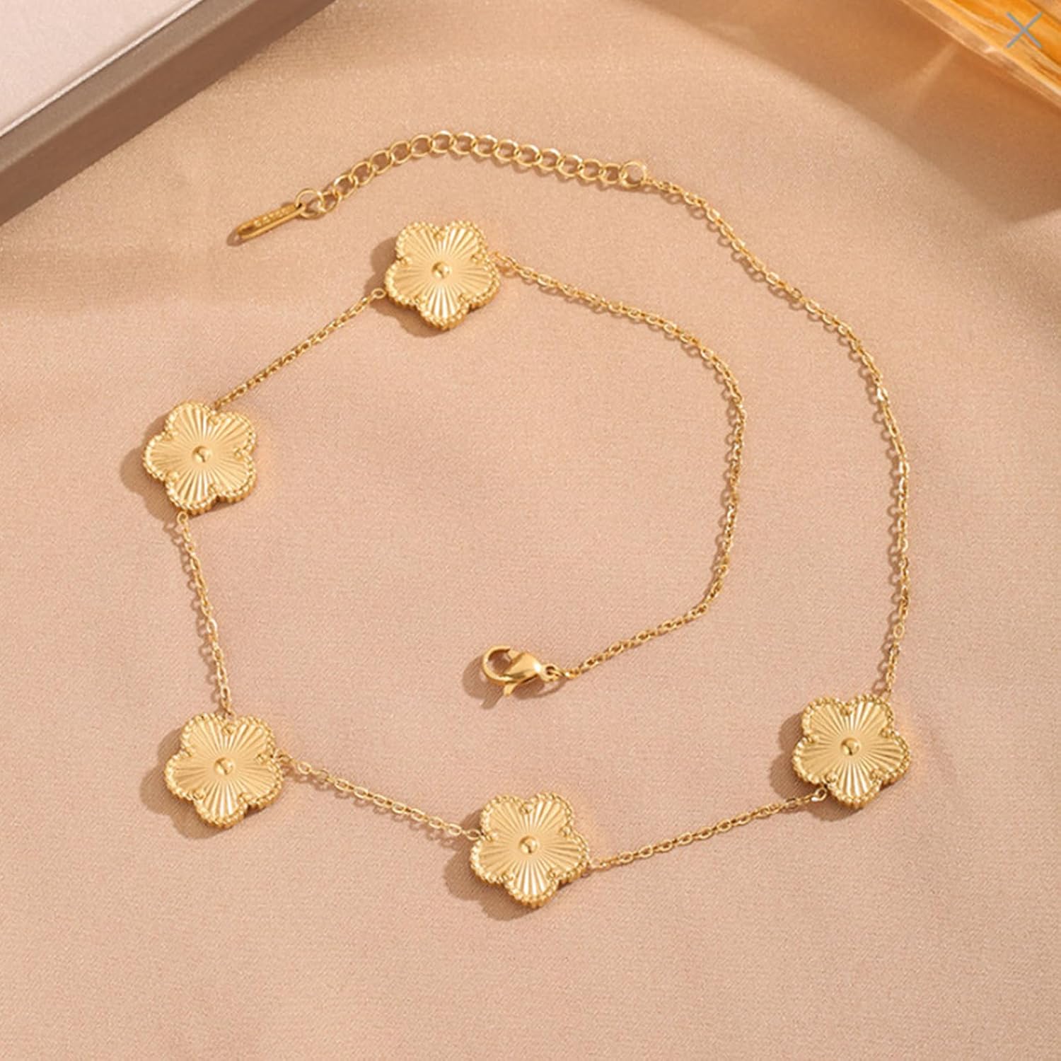 Clover Necklace for Women, Flower pendant Necklace, Five Leaf Clover Necklaces Dainty Lucky Clover Jewelry Gifts - Image 4
