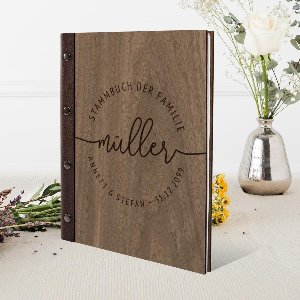 Personalisiertes Stammbuch Hochzeit aus echtem Holz mit Leder Rücken A5 oder A4 inkl. vorgedruckten Seiten - Lebenslinie
