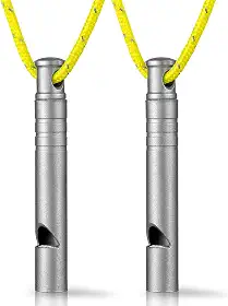 TISUR Apito de emergência de titânio, apito de segurança de 120 db com cordão, apito pequeno de sobrevivência ao ar livre para salvar vidas, caminhadas, treinamento de animais de estimação, treinador