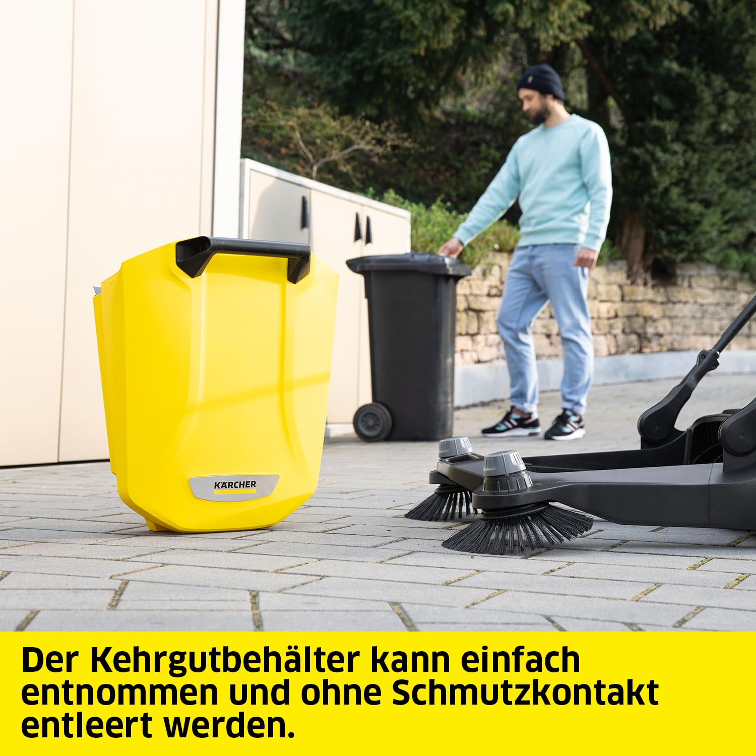 KÄRCHER Kehrmaschine S 6 Twin (Max. Flächenleistung: 2500 m²/h, 2 Seitenbesen, Kehrbehälter: 38 l, Arbeitsbreite: 860 mm, ergonomisch Schubbügel, selbststehender Kehrbehälter)