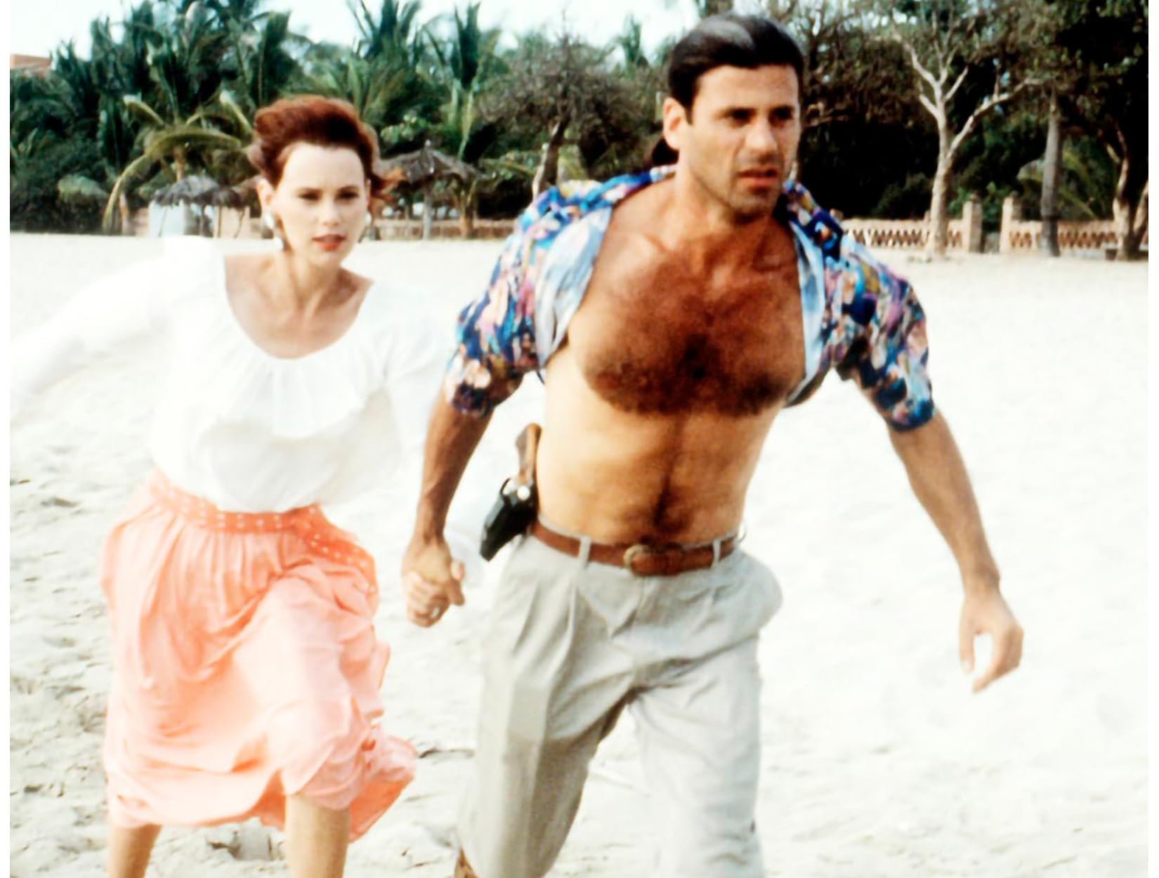 Tropical Heat – Gesamtedition (Alle 3 Staffeln & Spielfilm) Preisgekrönte Abenteuerserie mit Action, Retro und Urlaubs-Feeling (Pidax Serien-Klassiker) [12 DVDs]