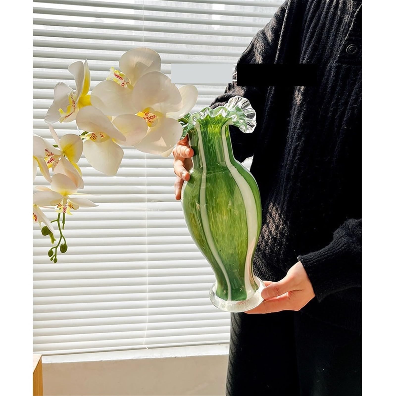 Vaso di fiori Vasi in vetro rigato verde con bordo arricciato