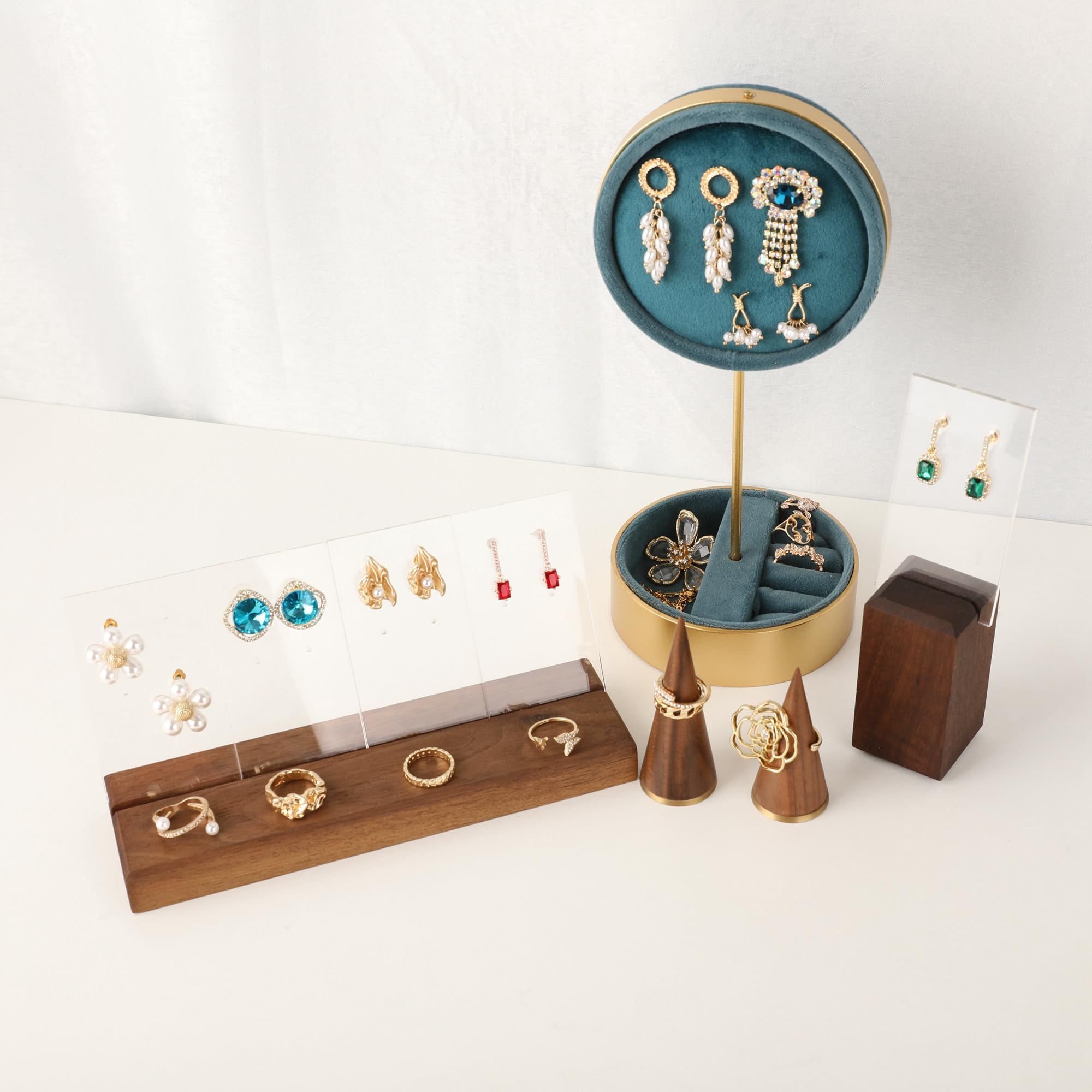 GemeShou walnut acrylic earring stands and displays for shows, wooden earring stud holders for selling, small jewelry display stands for women?Walnut stand with 4pcs acrylic studs cards?