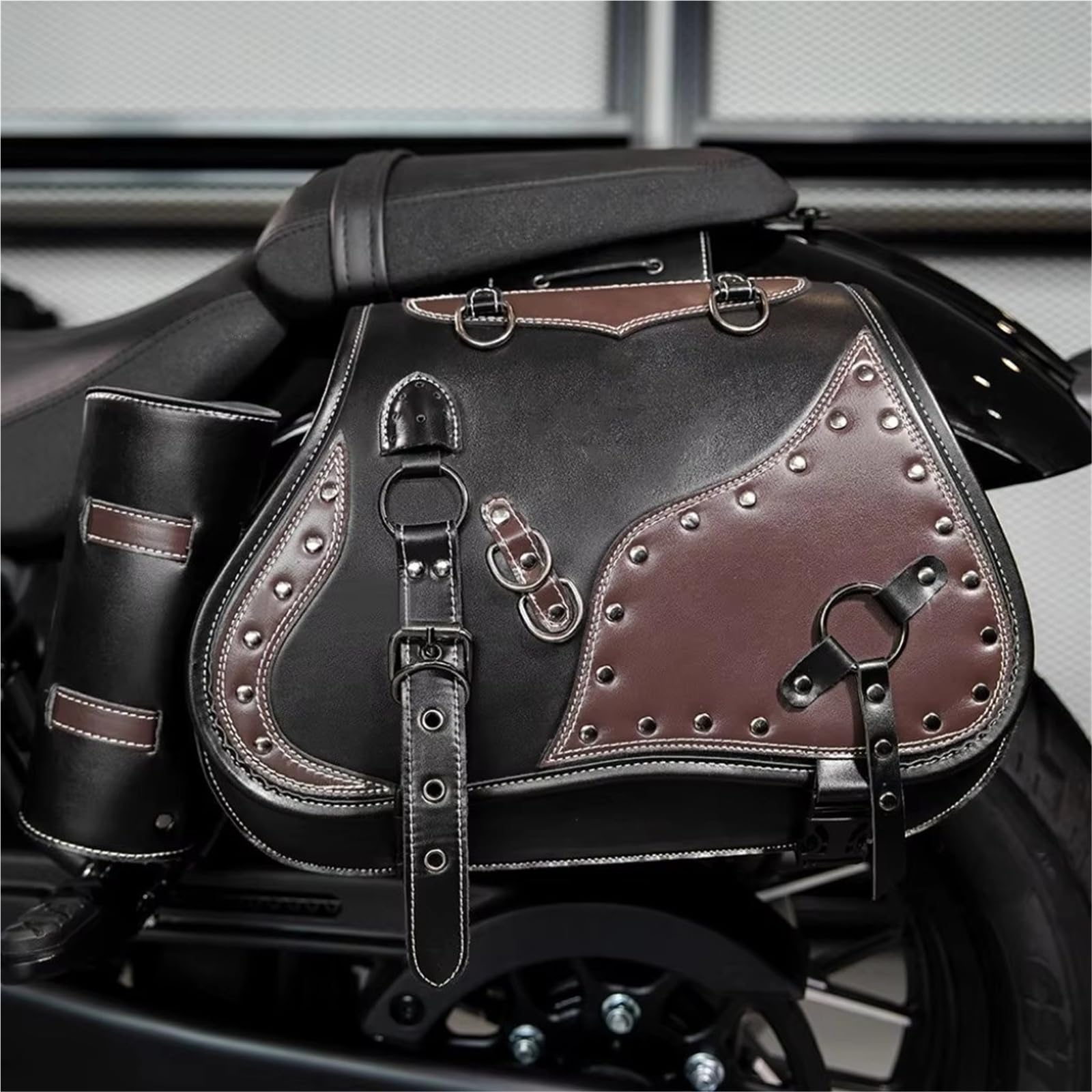 Moto Sacoche Selle Sacoche Latérale De Moto Rétro 2025 Suspendue Vintage Punk En Cuir PU Pour Selle Locomotive Pour Cruiser Pour BMW