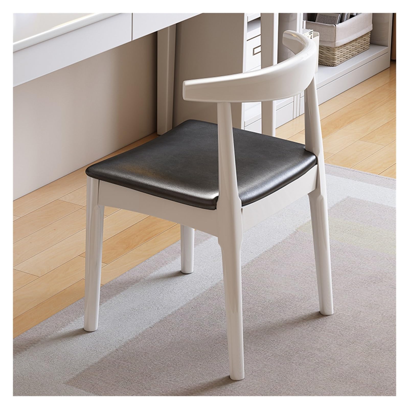 Chaises de cuisine pratiques pour des repas conviviaux en famille autour de la table