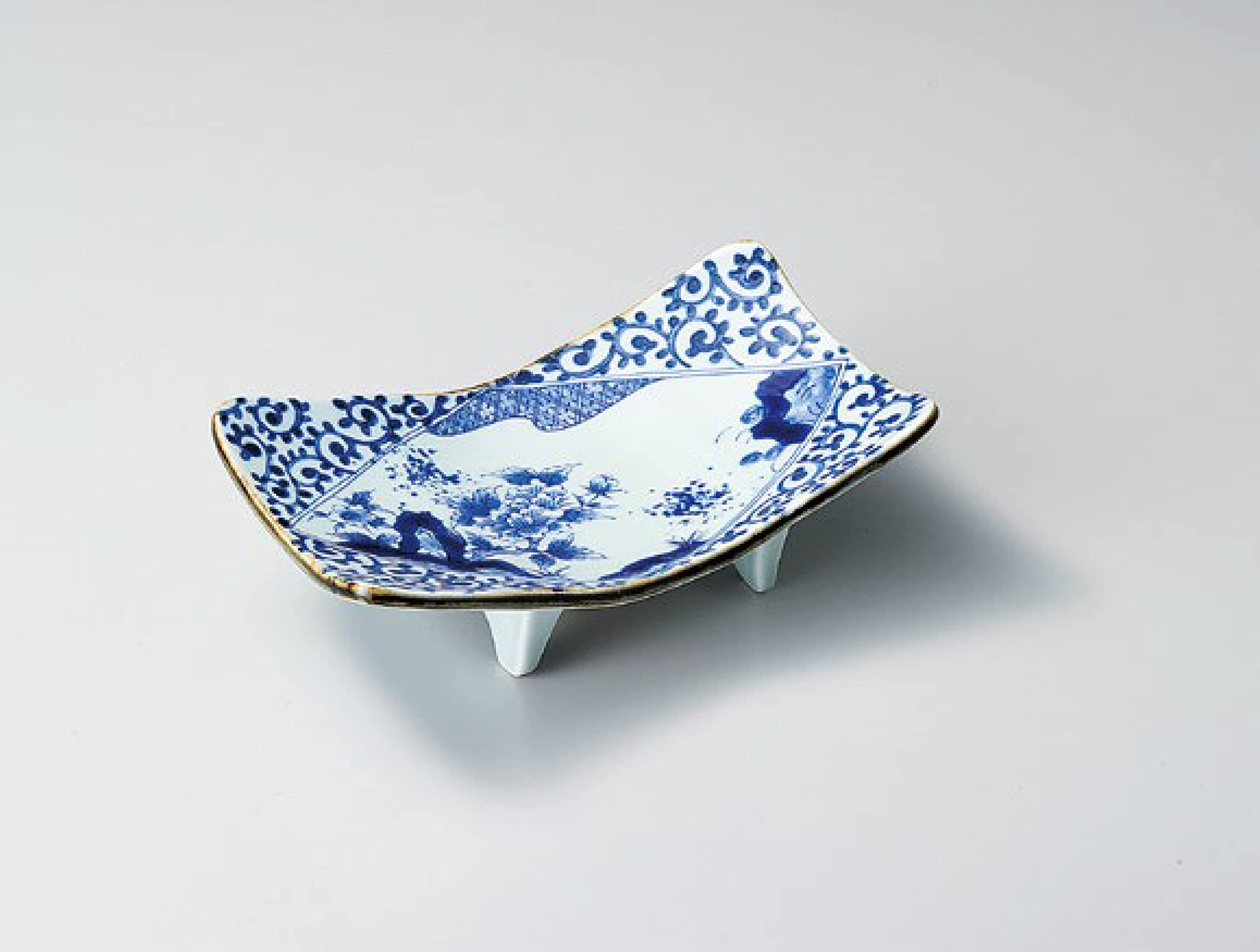 Amazon.co.jp: 山下工芸 (Yamasita craft) 染付岩牡丹まな板9寸高台皿 Amazon.co.jp: 山下工芸 (Yamasita craft) 染付岩牡丹まな板9寸高台皿